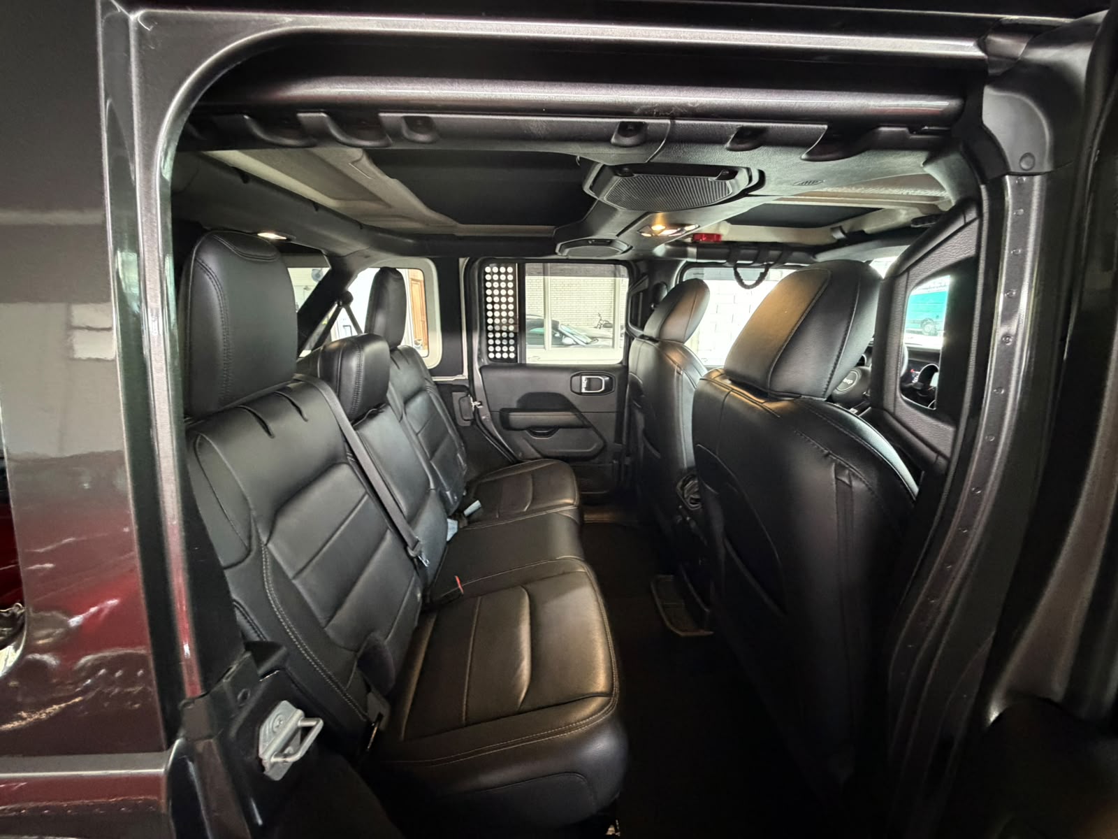 JEEP Wrangler 2.0 Unlimited Sahara Automatic-image-8