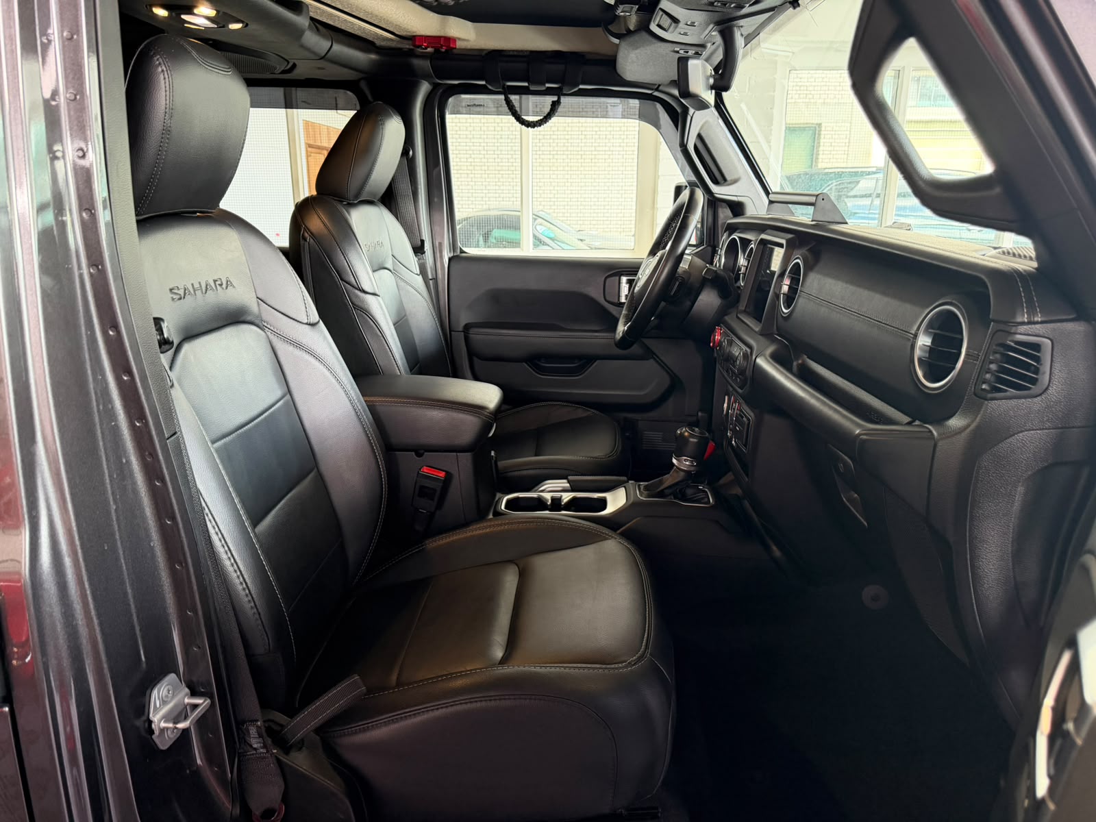 JEEP Wrangler 2.0 Unlimited Sahara Automatic-image-7