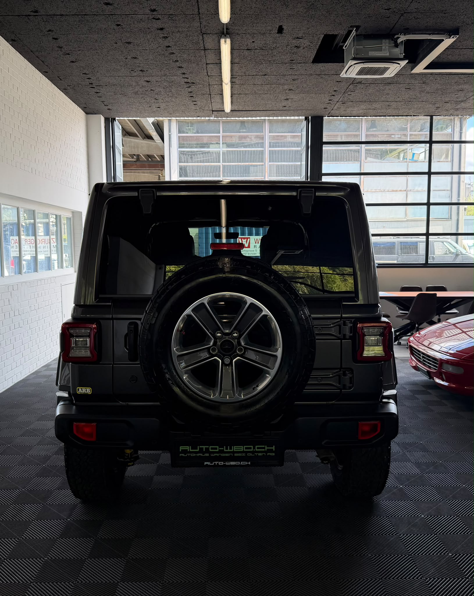JEEP Wrangler 2.0 Unlimited Sahara Automatic-image-3