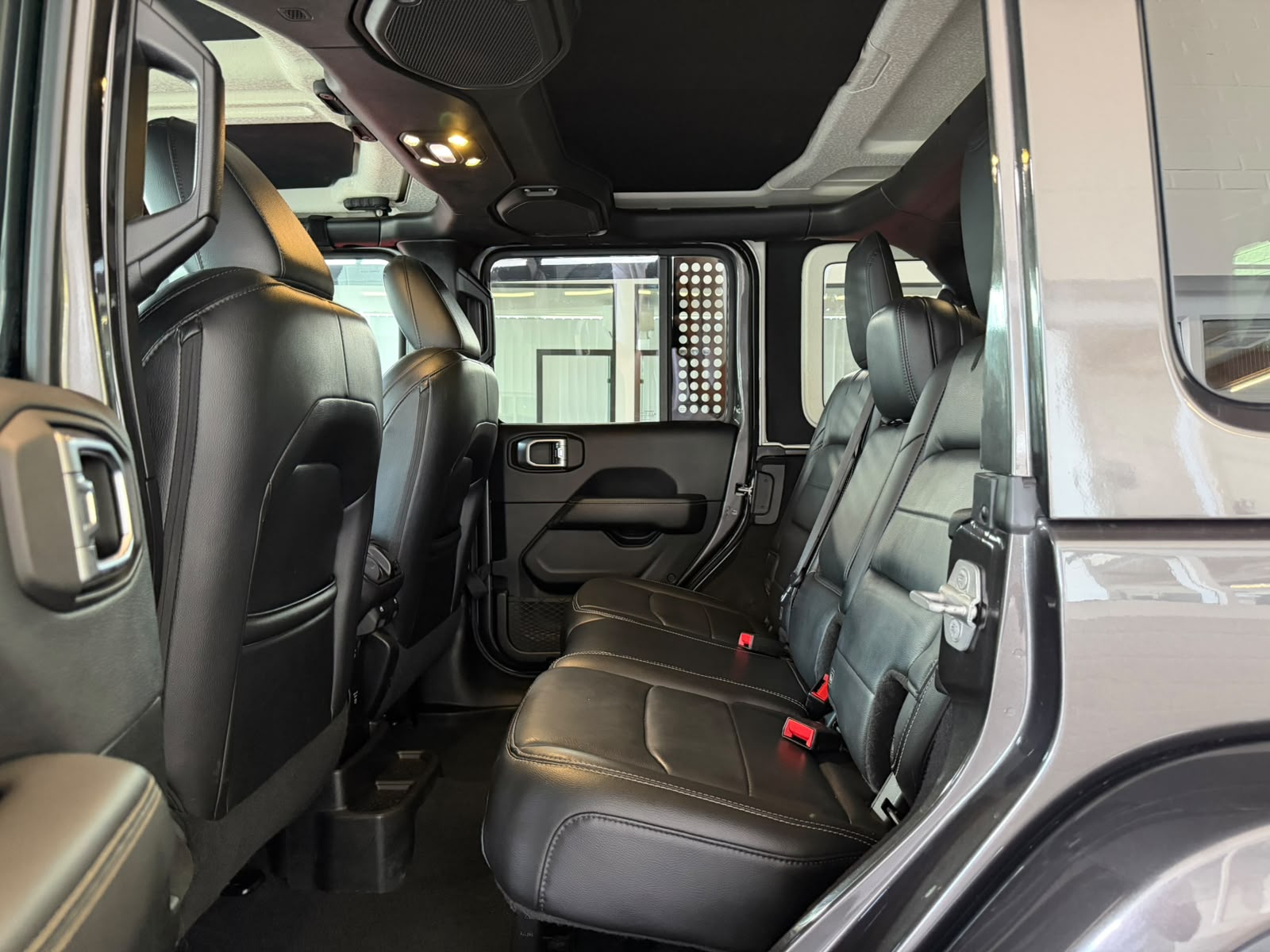 JEEP Wrangler 2.0 Unlimited Sahara Automatic-image-9