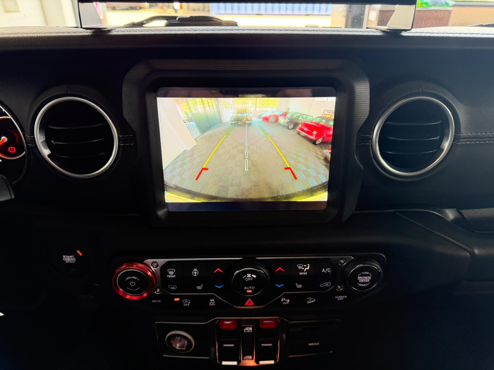 JEEP Wrangler 2.0 Unlimited Sahara Automatic-image-12