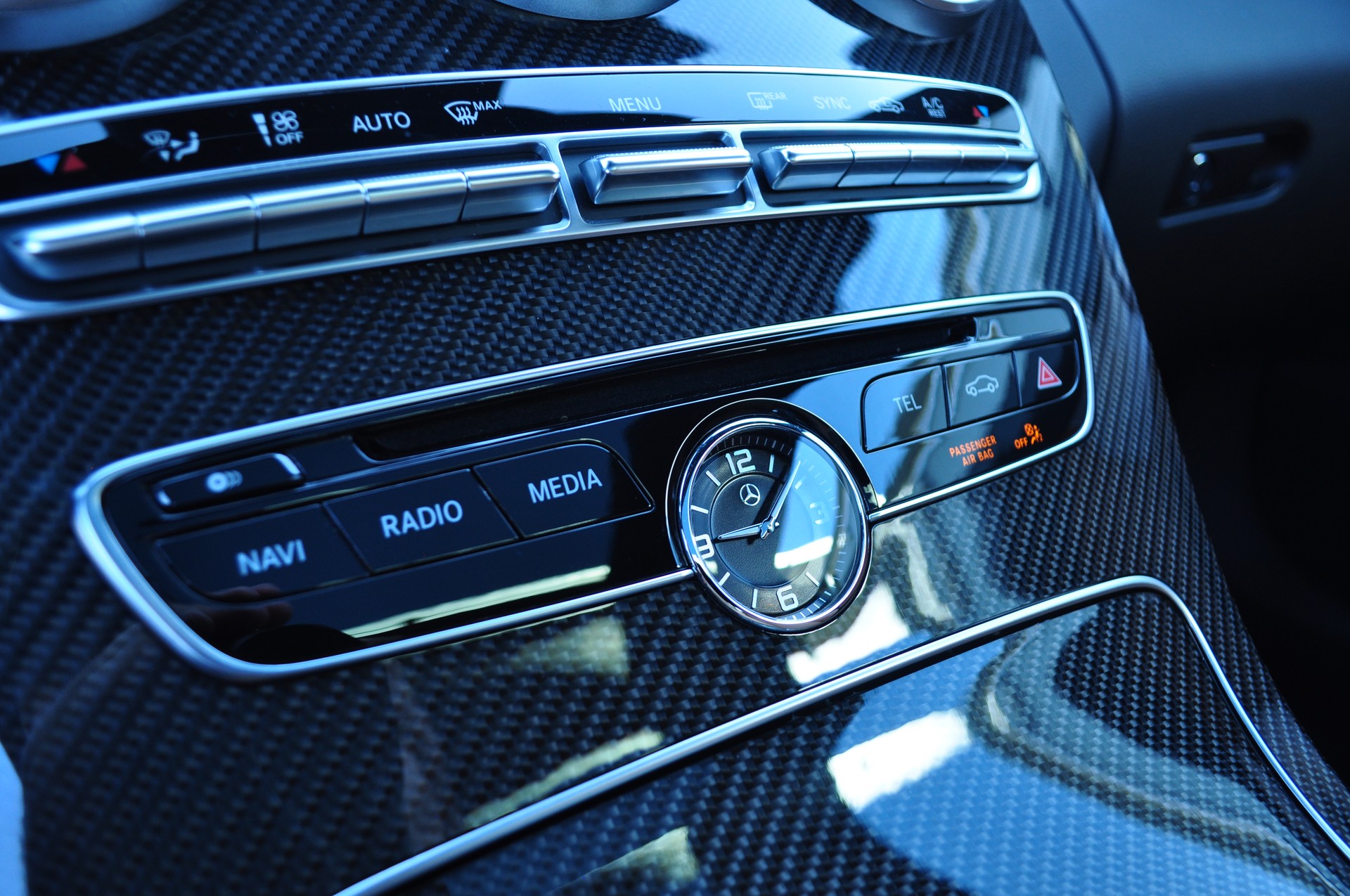 MERCEDES-BENZ C 250 AMG Line-image-13