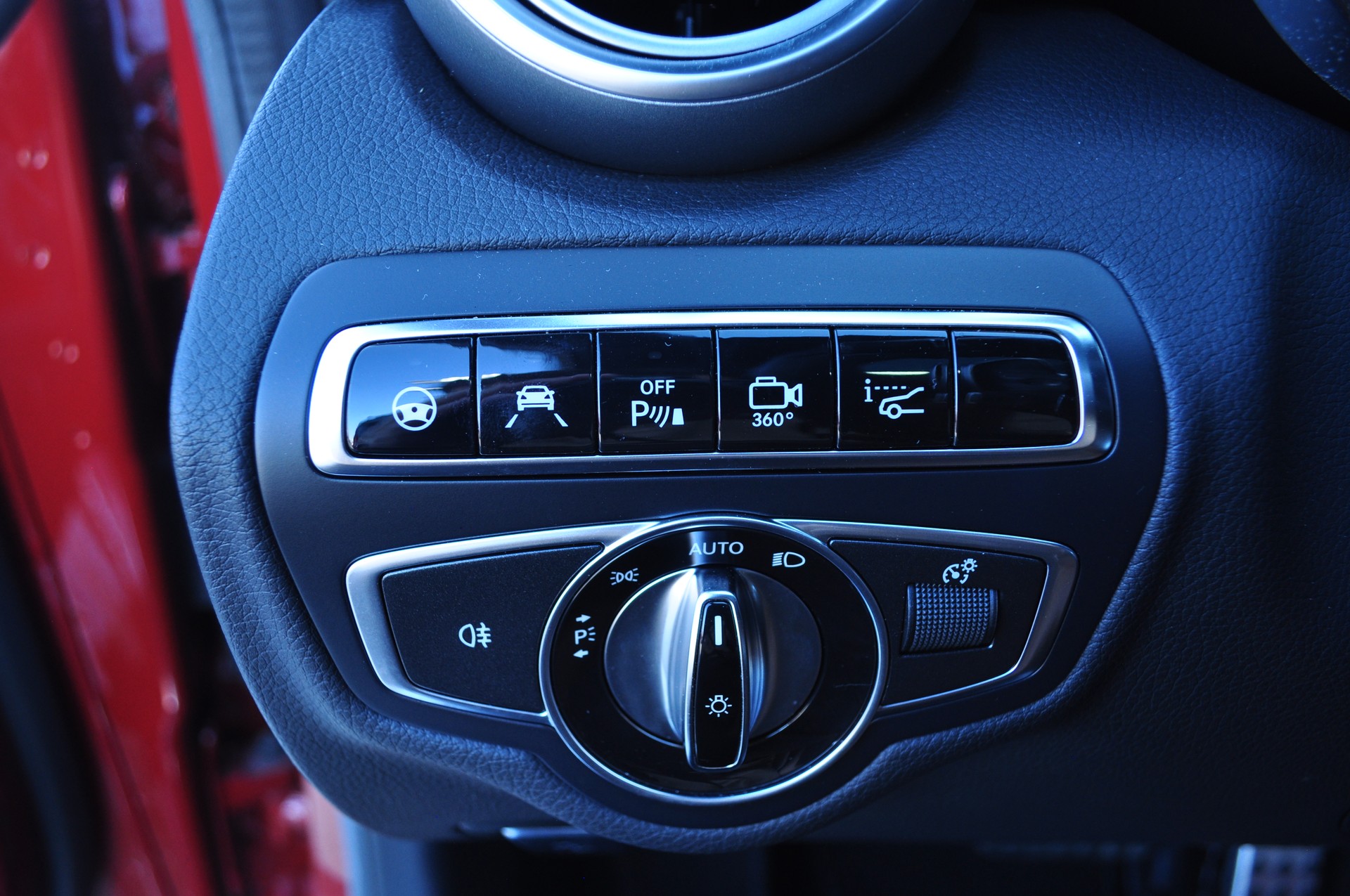 MERCEDES-BENZ C 250 AMG Line-image-15