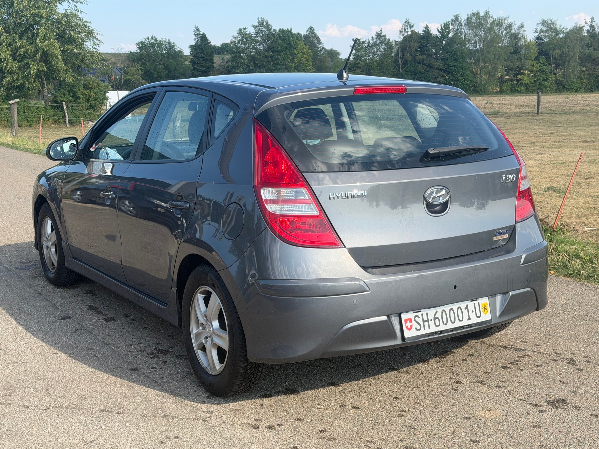 HYUNDAI i30 1.6 CRDi Swiss Plus Edition-image-5