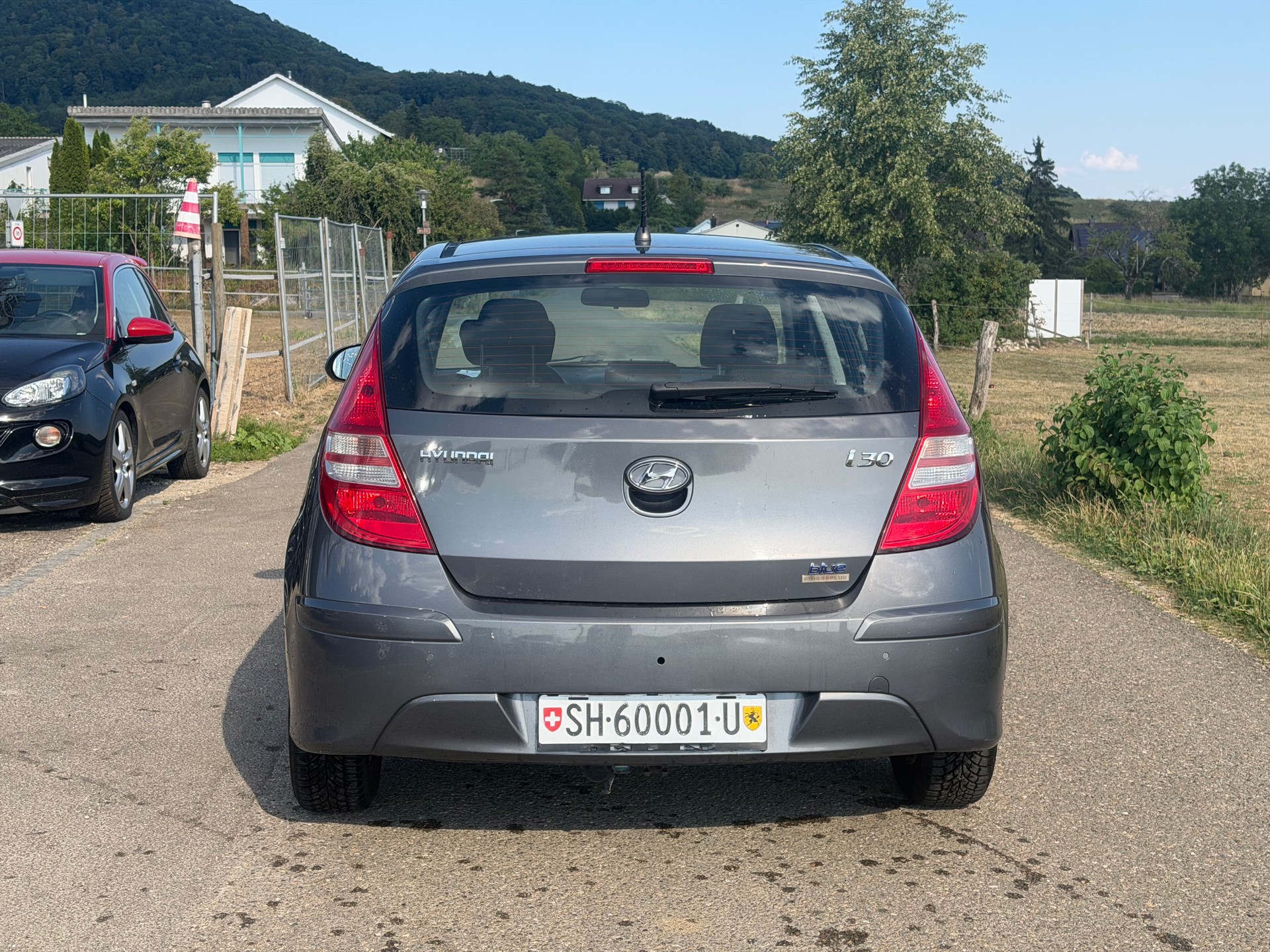 HYUNDAI i30 1.6 CRDi Swiss Plus Edition-image-4