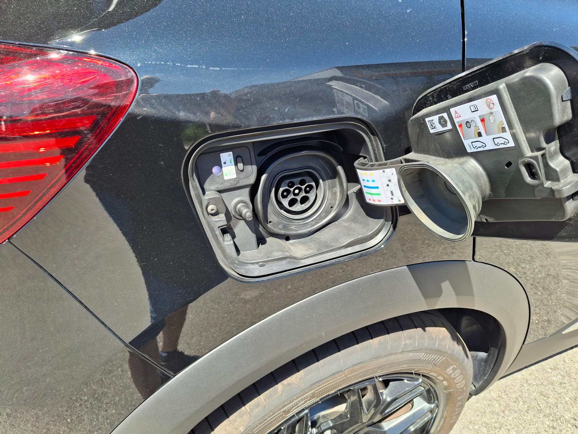 MITSUBISHI ASX 1.6 PHEV Intense-image-11