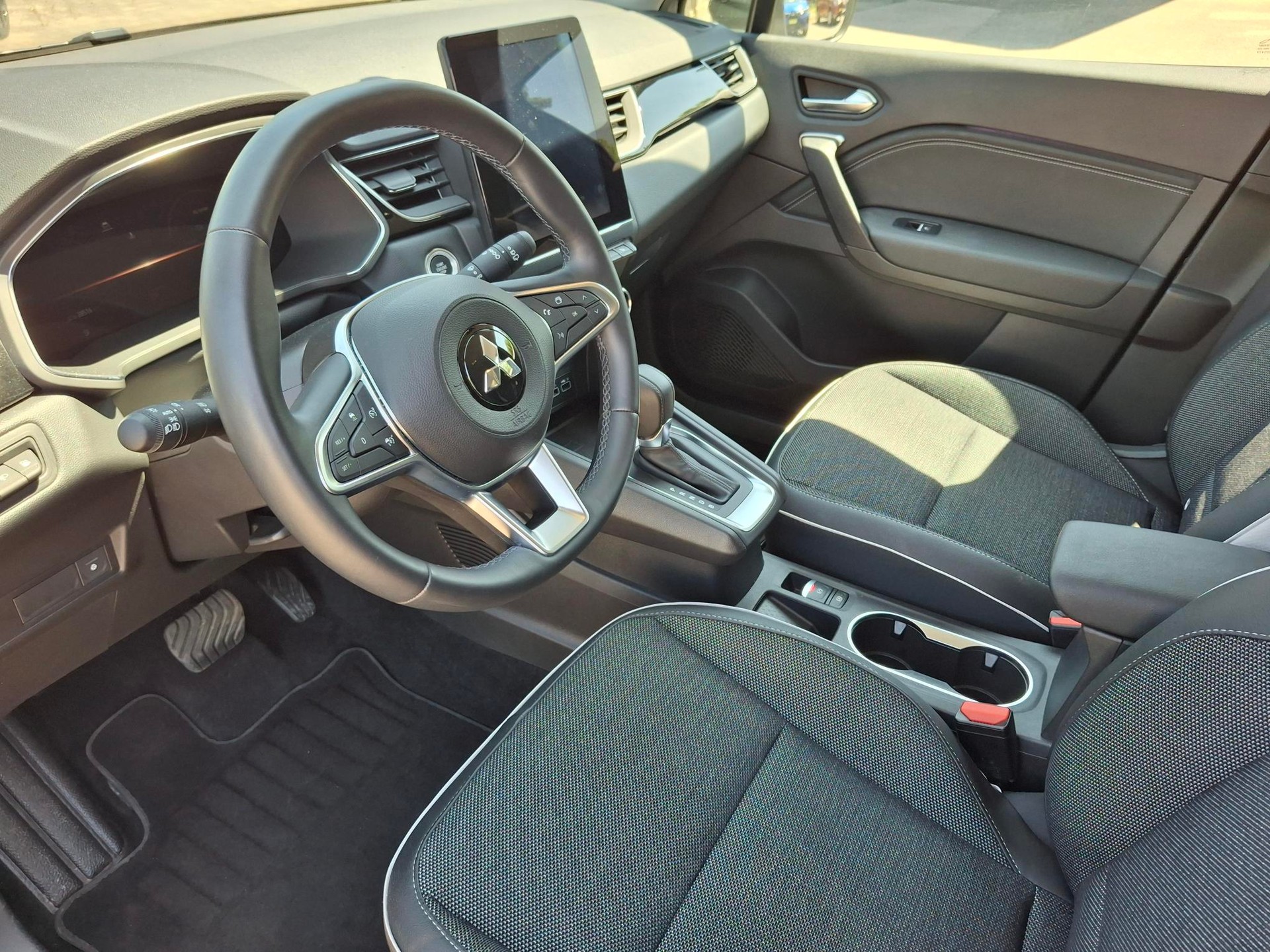 MITSUBISHI ASX 1.6 PHEV Intense-image-6