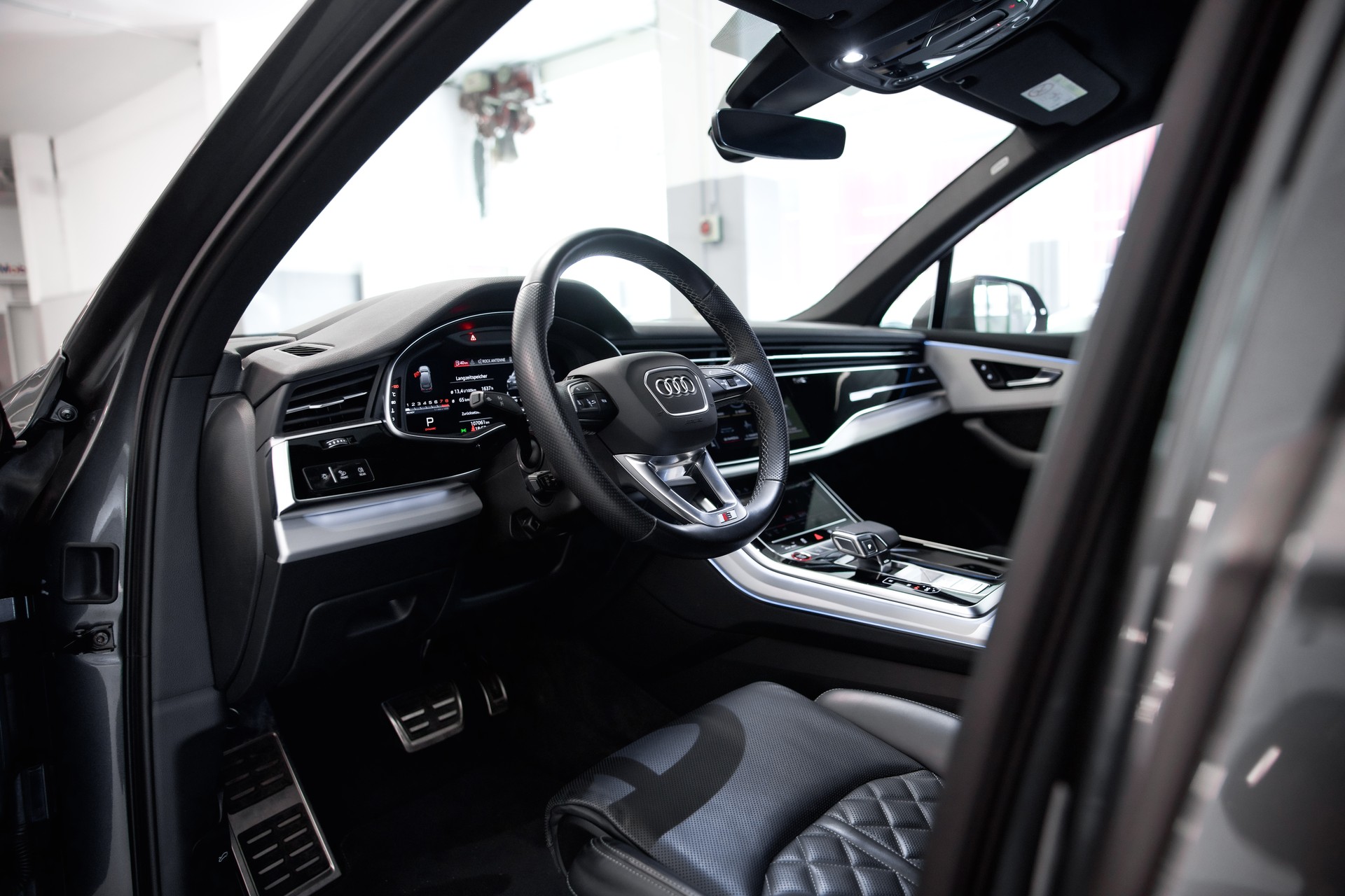 AUDI SQ7 TFSI quattro tiptronic-image-18