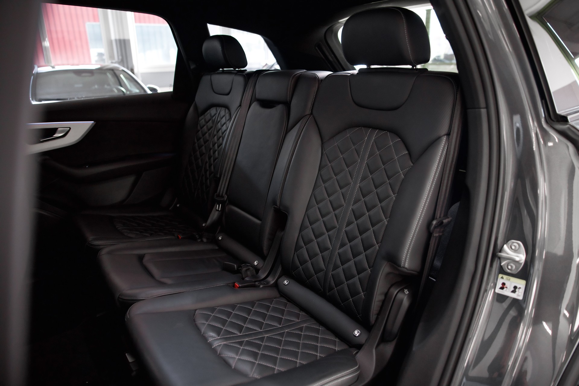 AUDI SQ7 TFSI quattro tiptronic-image-23
