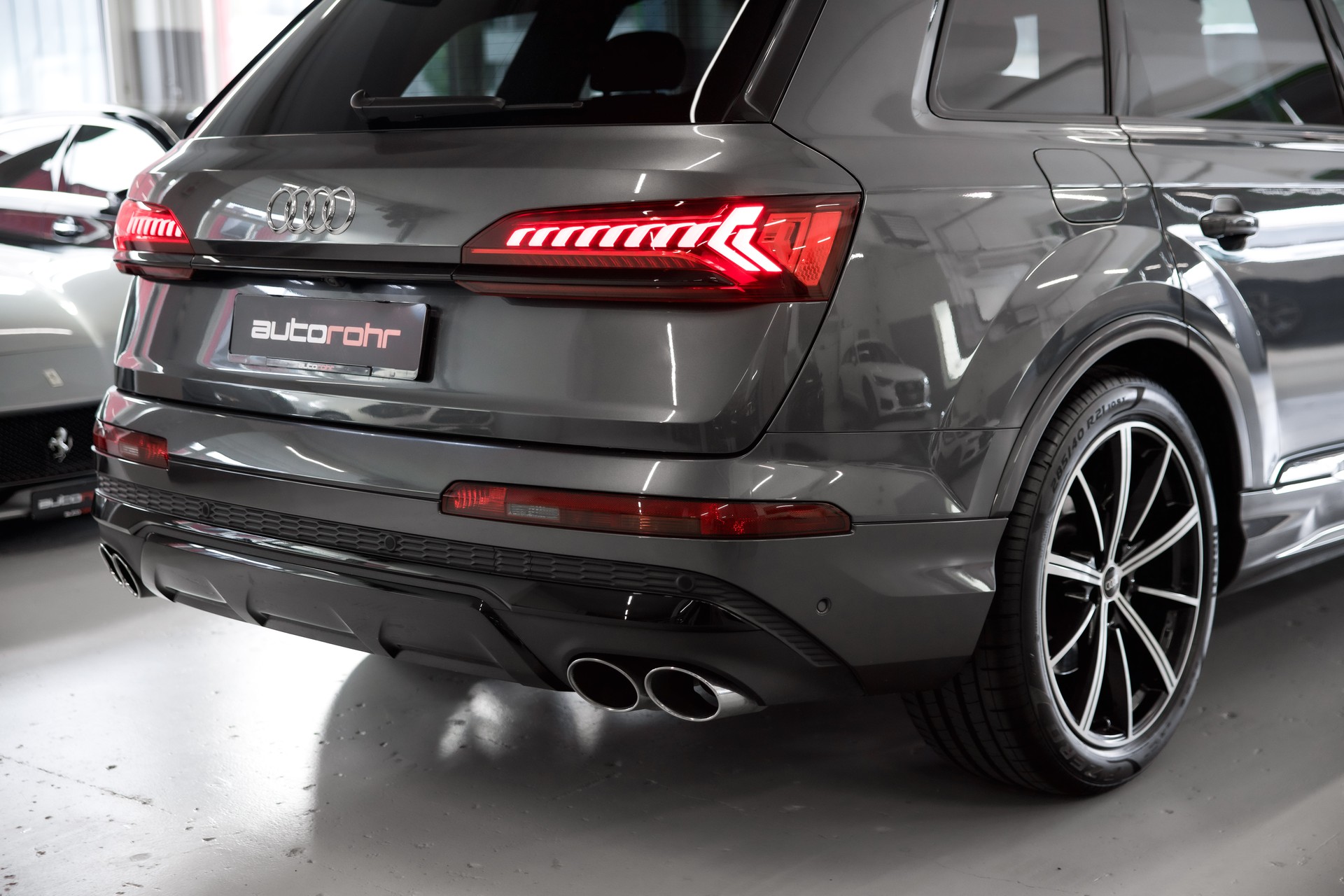 AUDI SQ7 TFSI quattro tiptronic-image-12