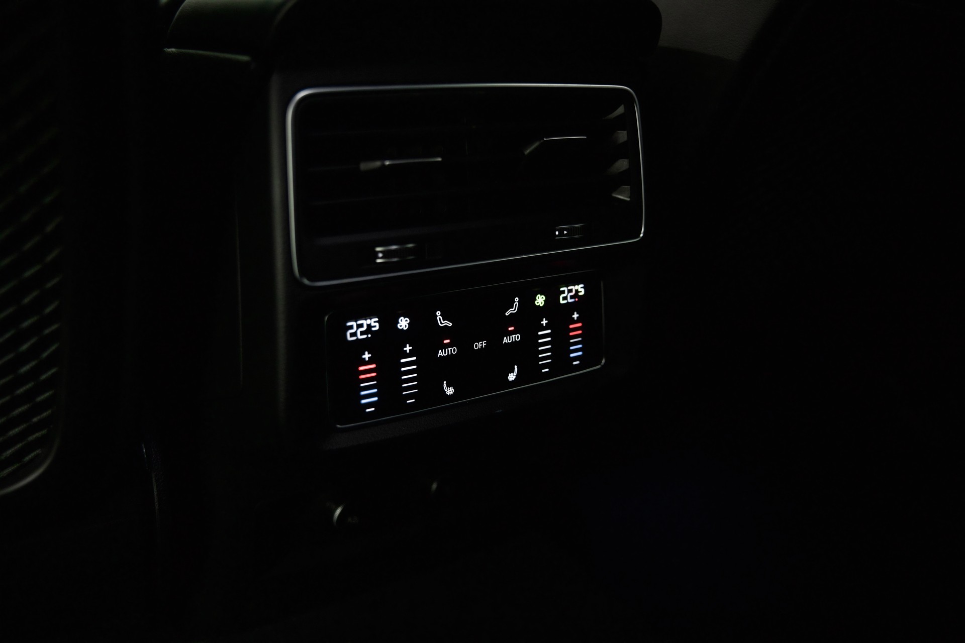 AUDI SQ7 TFSI quattro tiptronic-image-25