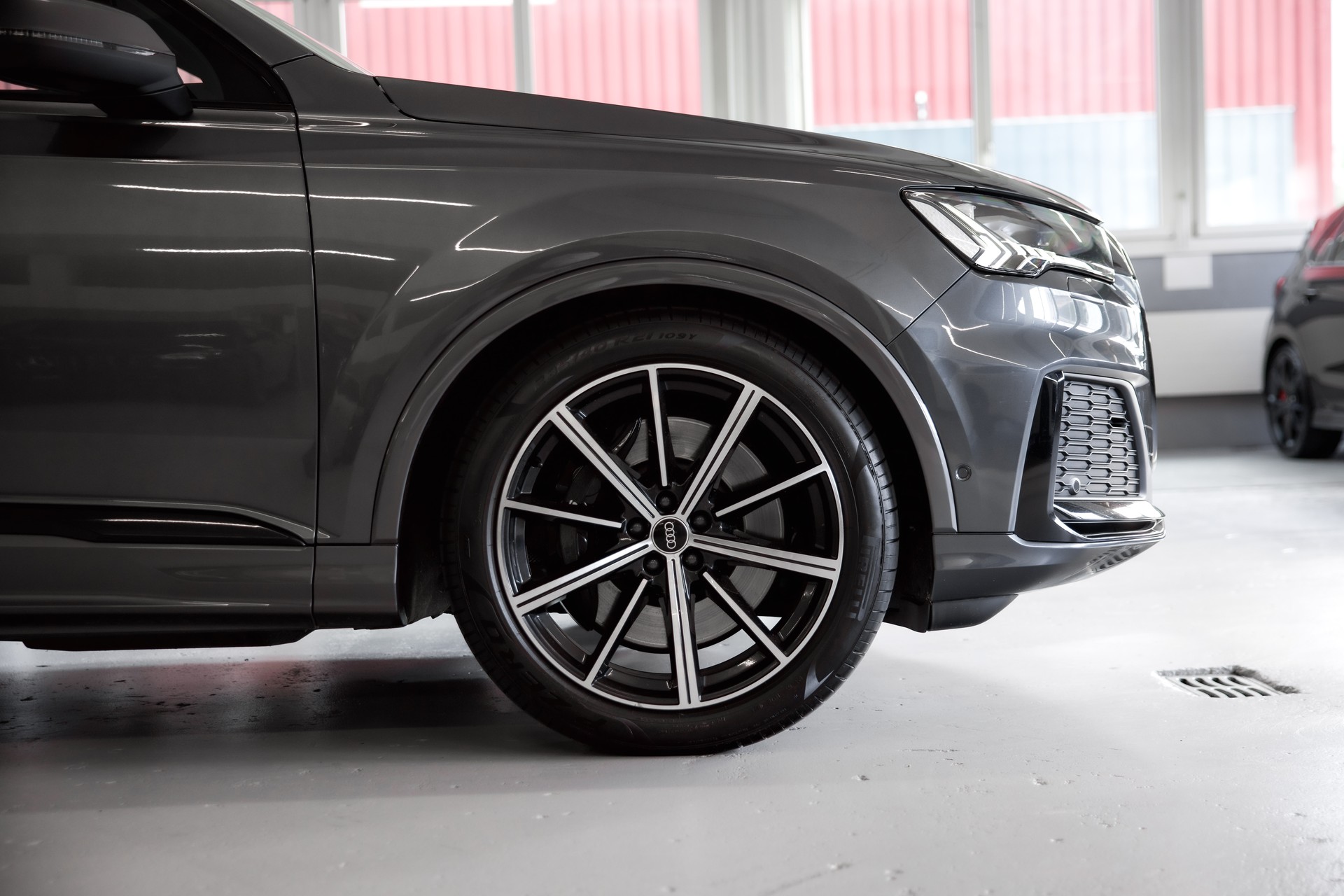 AUDI SQ7 TFSI quattro tiptronic-image-10