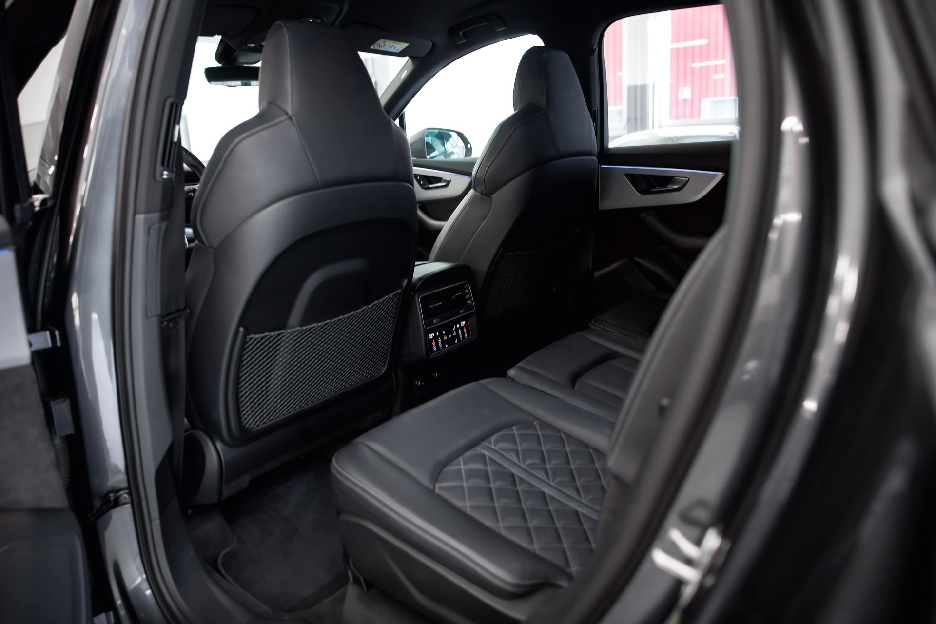 AUDI SQ7 TFSI quattro tiptronic-image-21