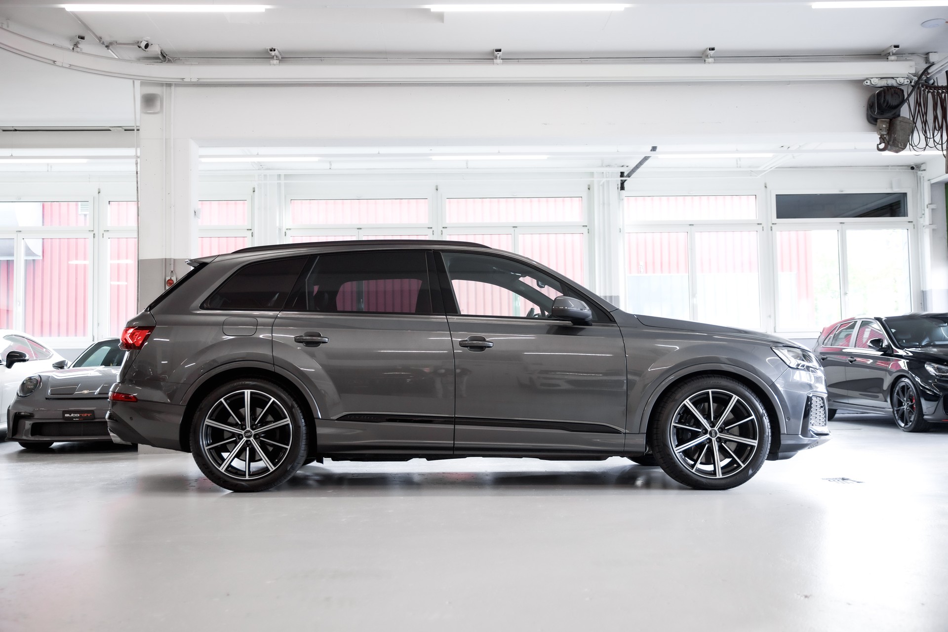 AUDI SQ7 TFSI quattro tiptronic-showroom-element-3