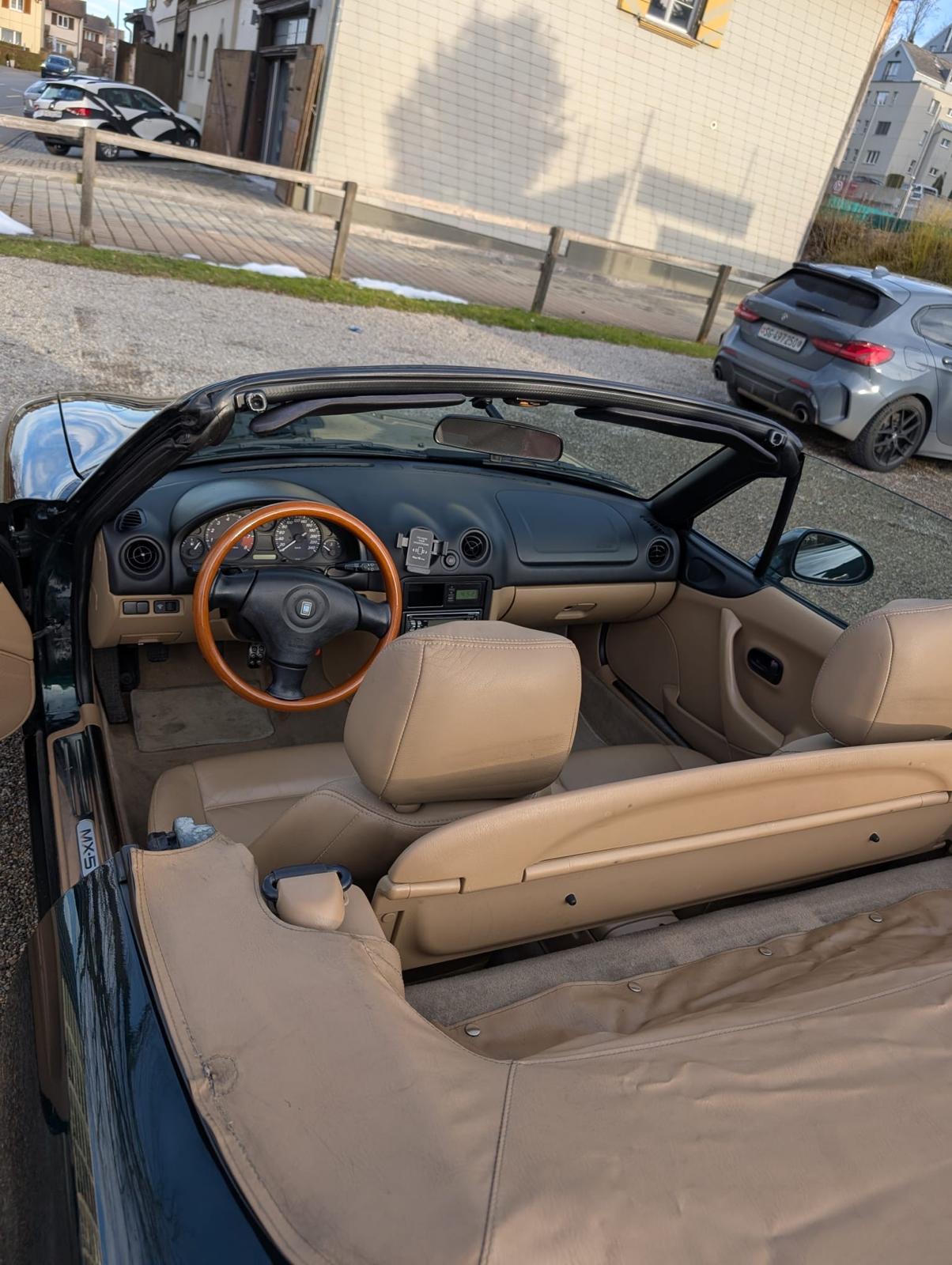 MAZDA 1.8i-16V Youngster-image-2