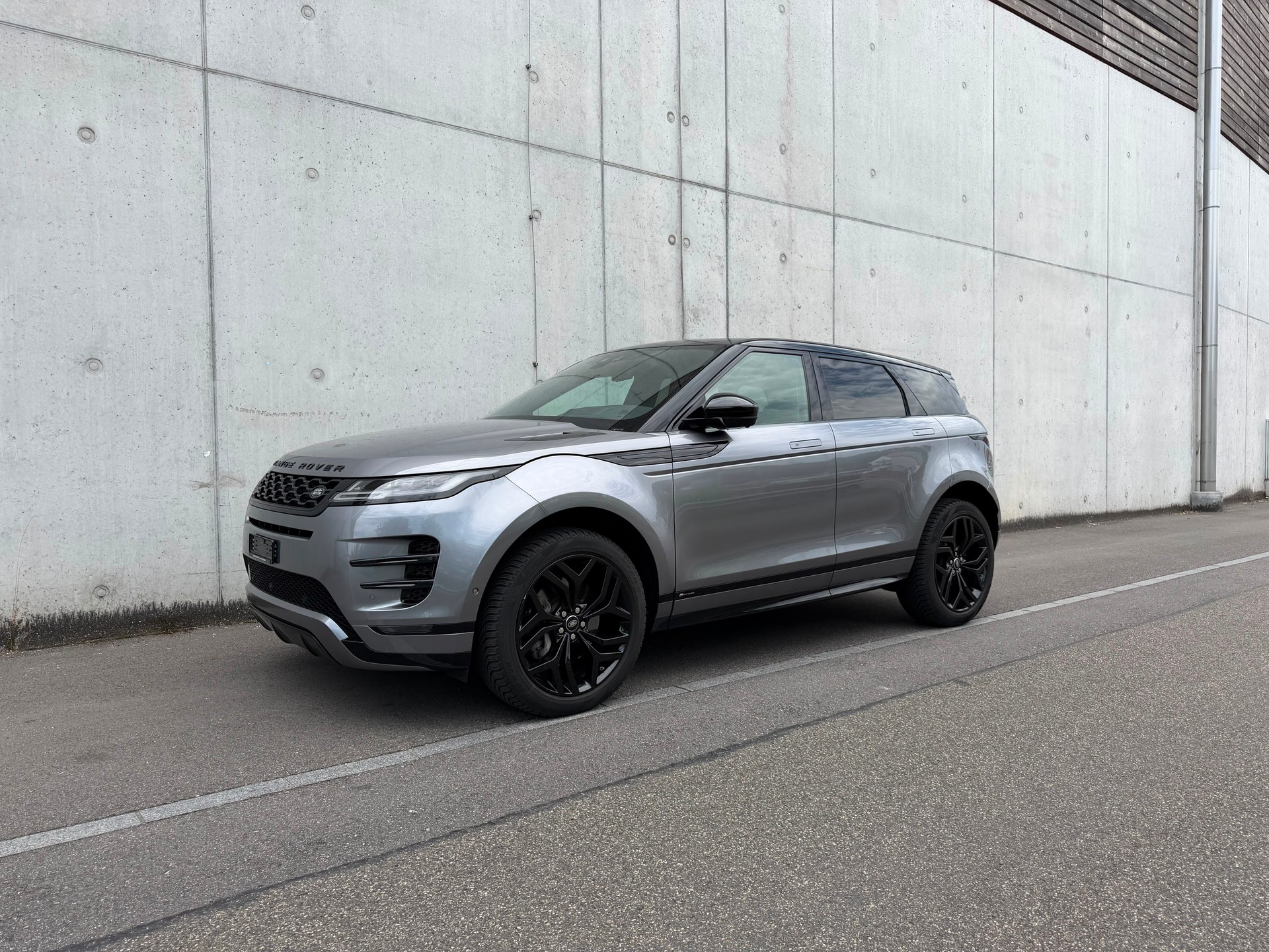 LAND ROVER Range Rover Evoque R-Dyn First Edi P 250 HSE AT9-image-0