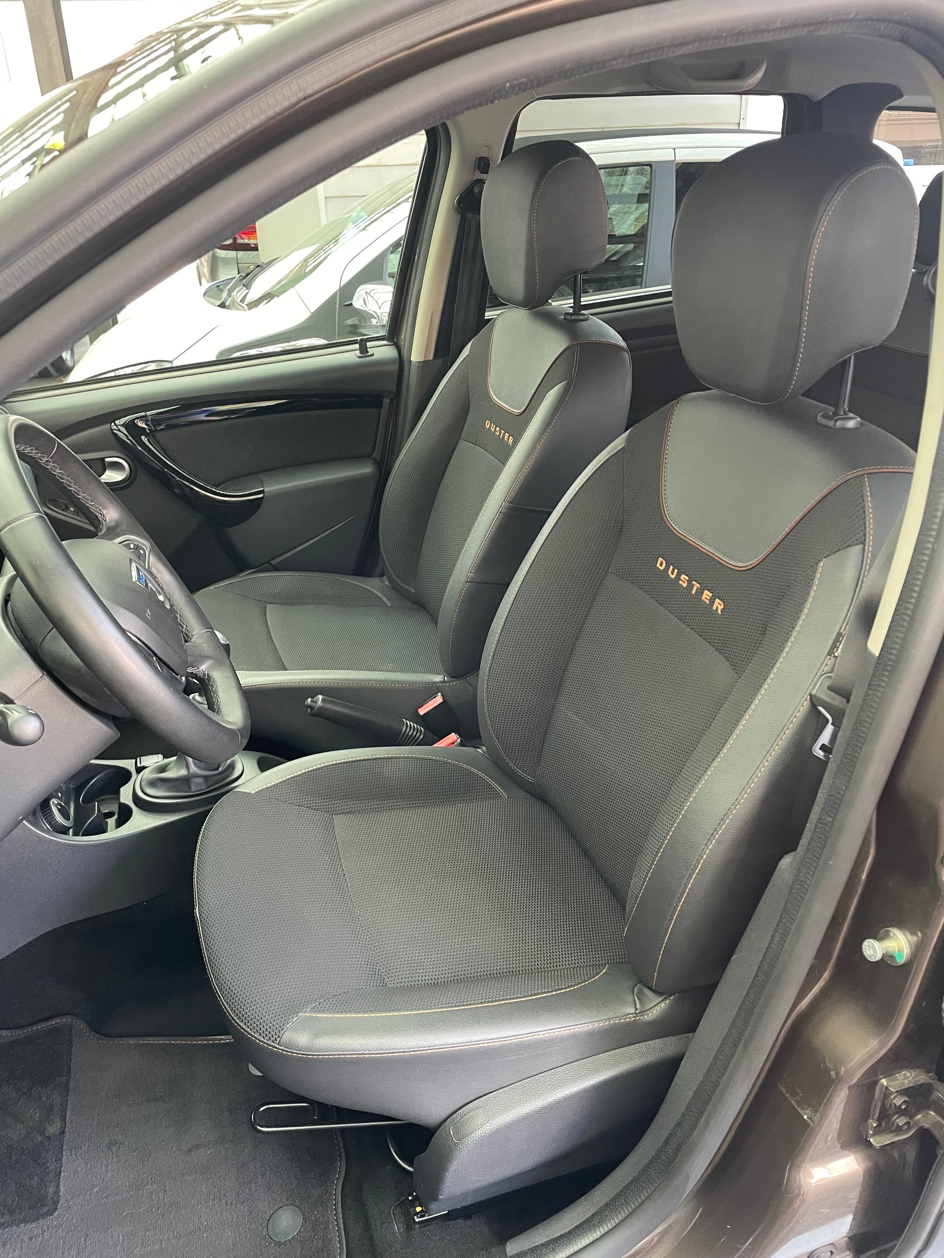 DACIA Duster 1.2 T Unlimited 4x4-image-8