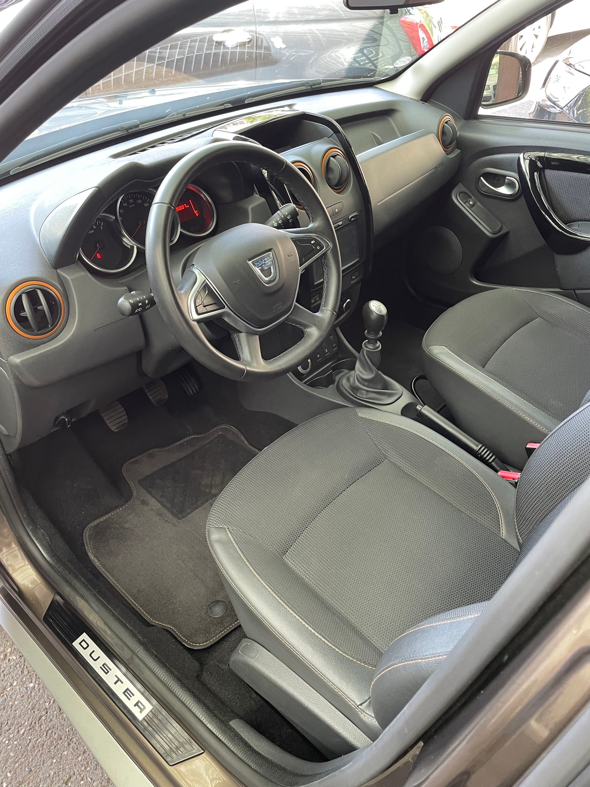DACIA Duster 1.2 T Unlimited 4x4-image-7