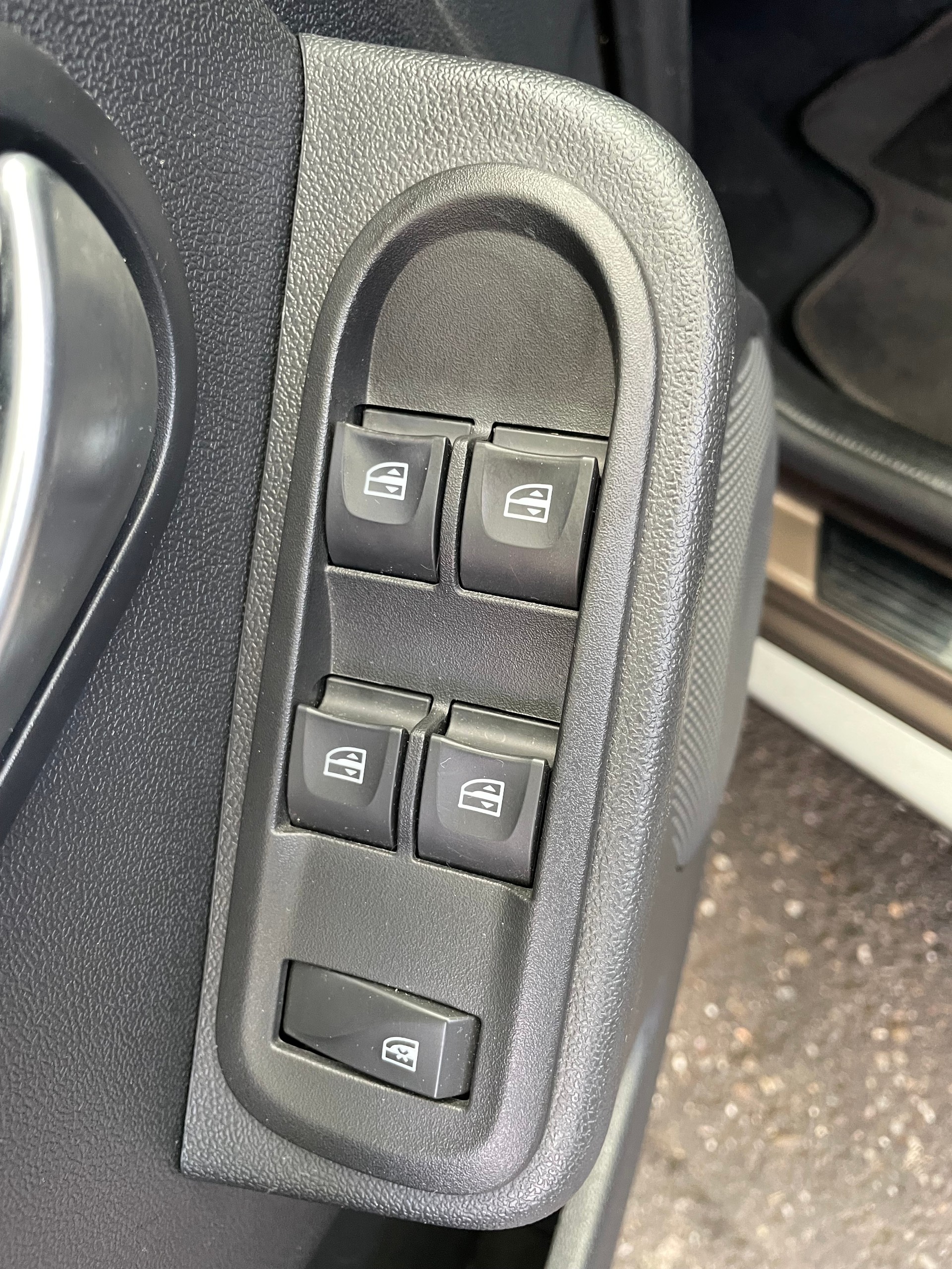DACIA Duster 1.2 T Unlimited 4x4-image-13