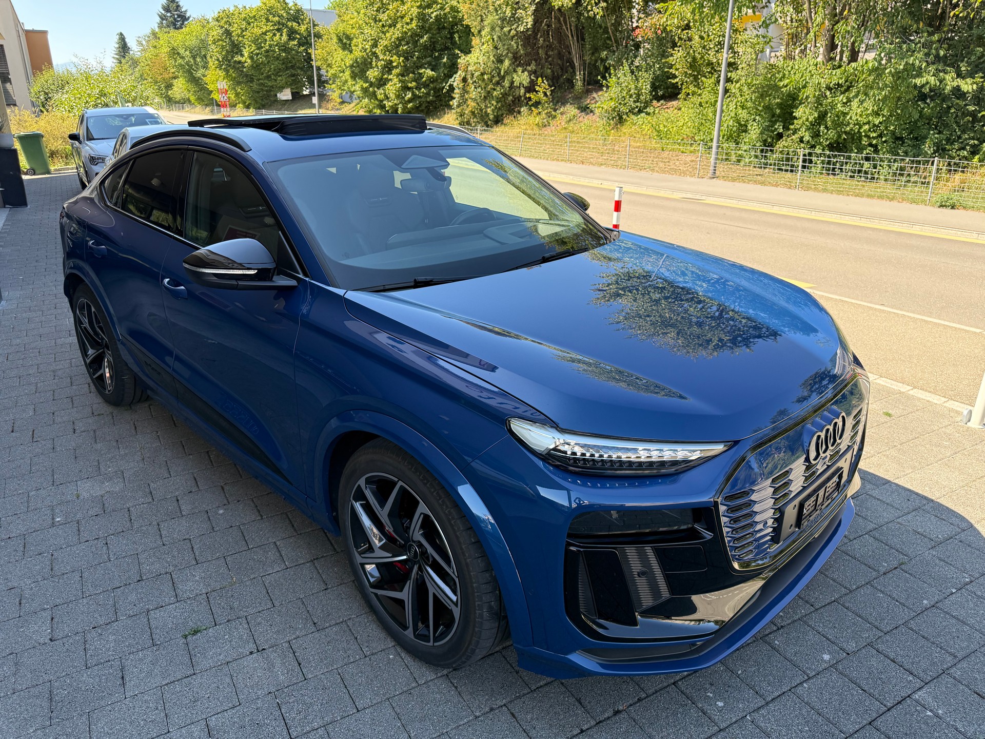 AUDI SQ6 Sportback e-tron quattro-image-15