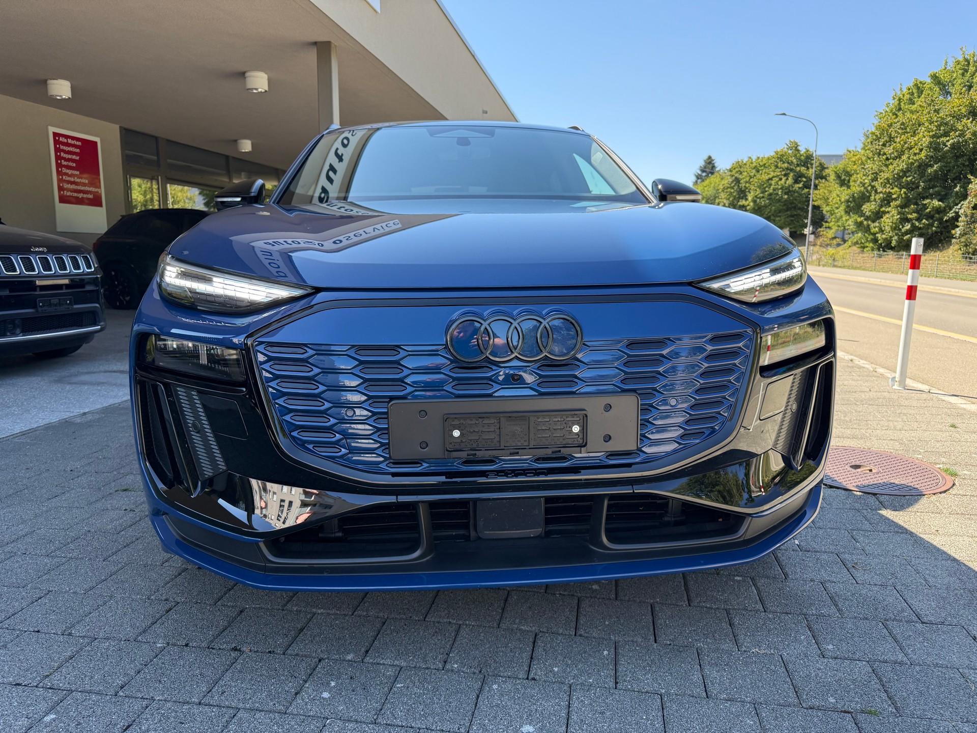AUDI SQ6 Sportback e-tron quattro-image-1