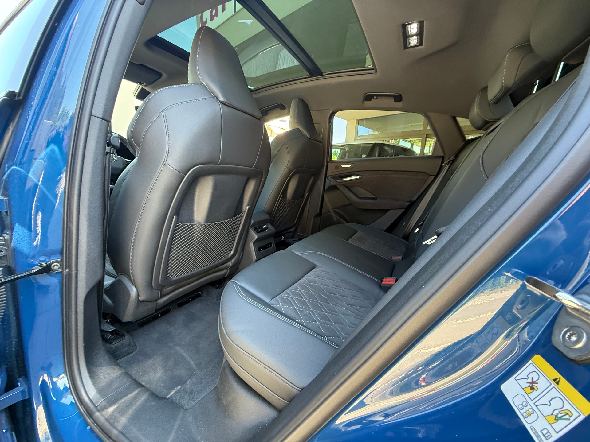 AUDI SQ6 Sportback e-tron quattro-image-10