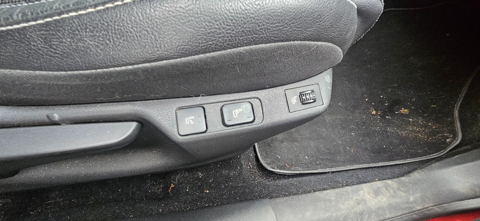 CITROEN C4 Berline 1.6 THP Séduction EGS6-image-9