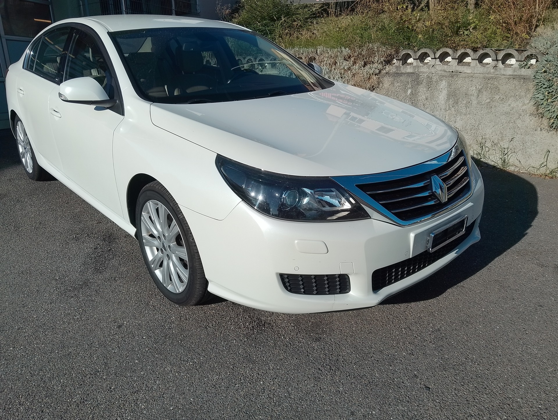 RENAULT Latitude 3.0 dCi Initiale active-shift-image-3