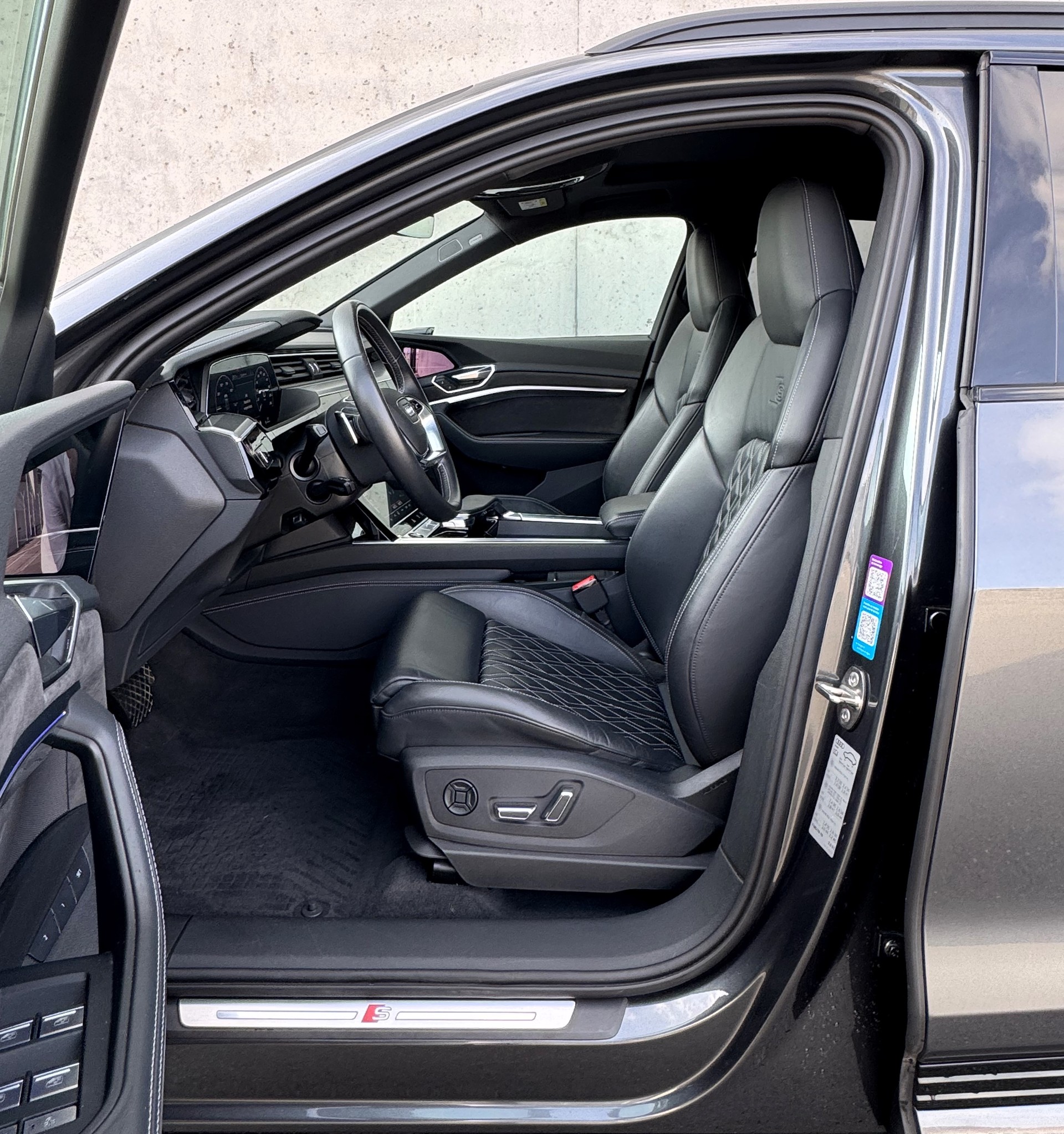 AUDI e-tron S quattro Sehr gepflegt | 8J/160.000km Garantie auf die H-Li-I-Batterie | Gratis Service-image-8