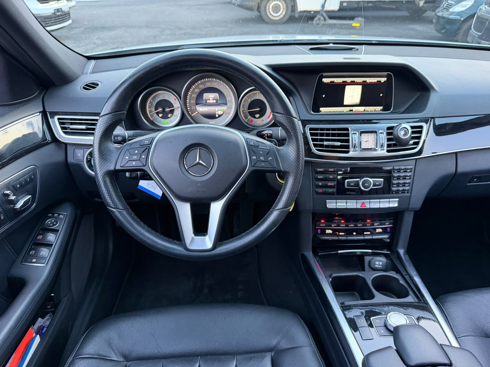 MERCEDES-BENZ E 250 CDI Avantgarde 4Matic 7G-Tronic-image-18