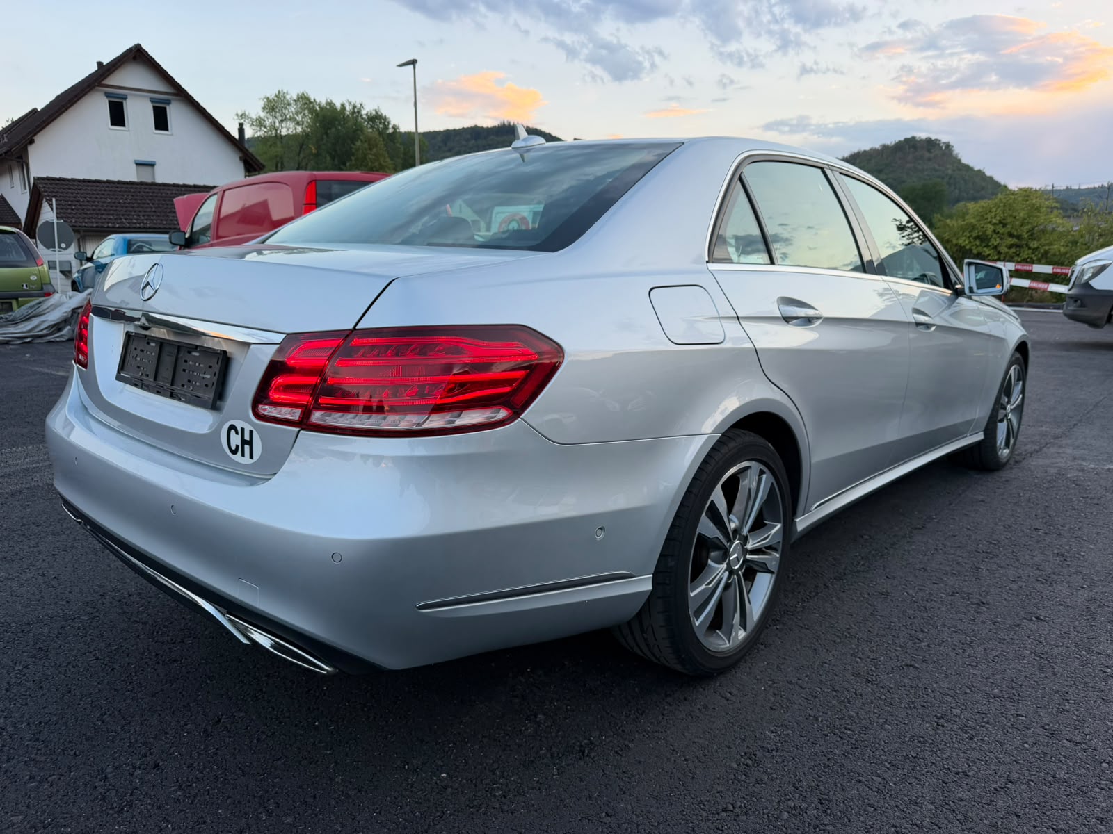 MERCEDES-BENZ E 250 CDI Avantgarde 4Matic 7G-Tronic-image-4