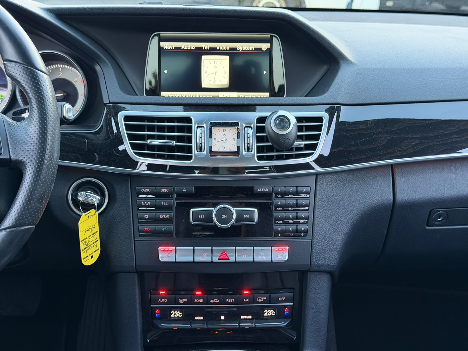 MERCEDES-BENZ E 250 CDI Avantgarde 4Matic 7G-Tronic-image-19