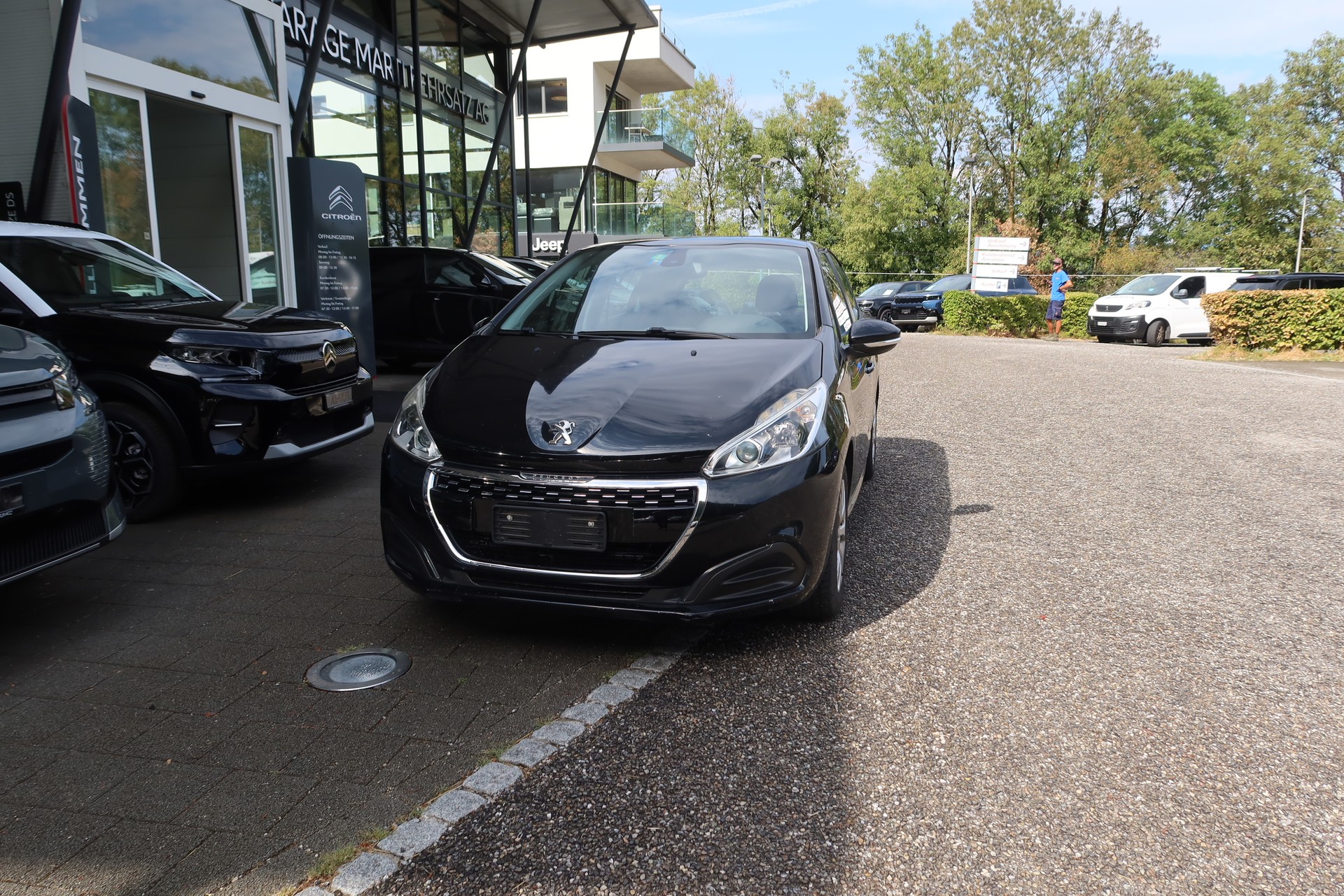 PEUGEOT 208 1.2 PureTech Active-image-0