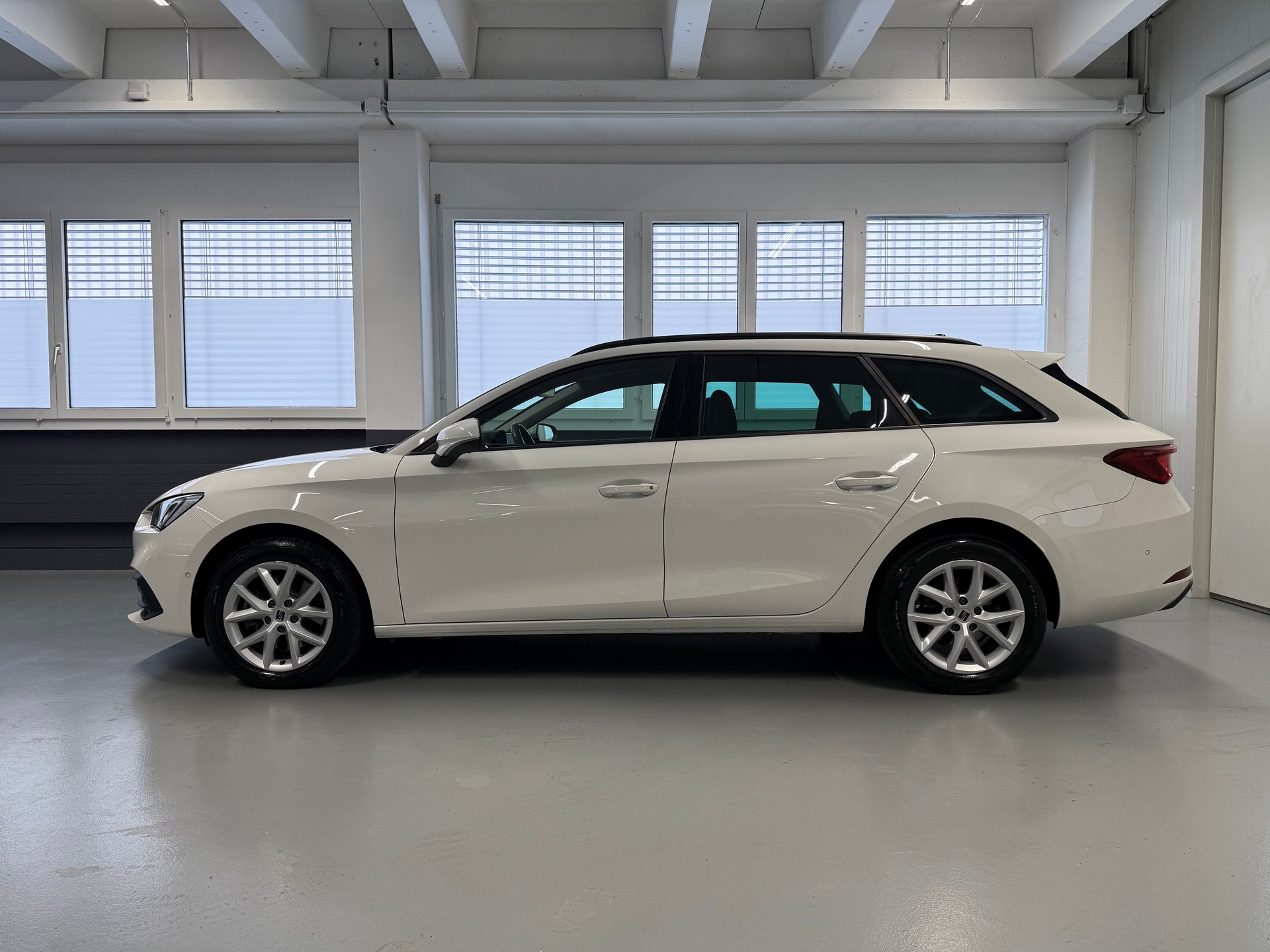 SEAT Leon ST 2.0 TDI EVO DSG Style-image-2