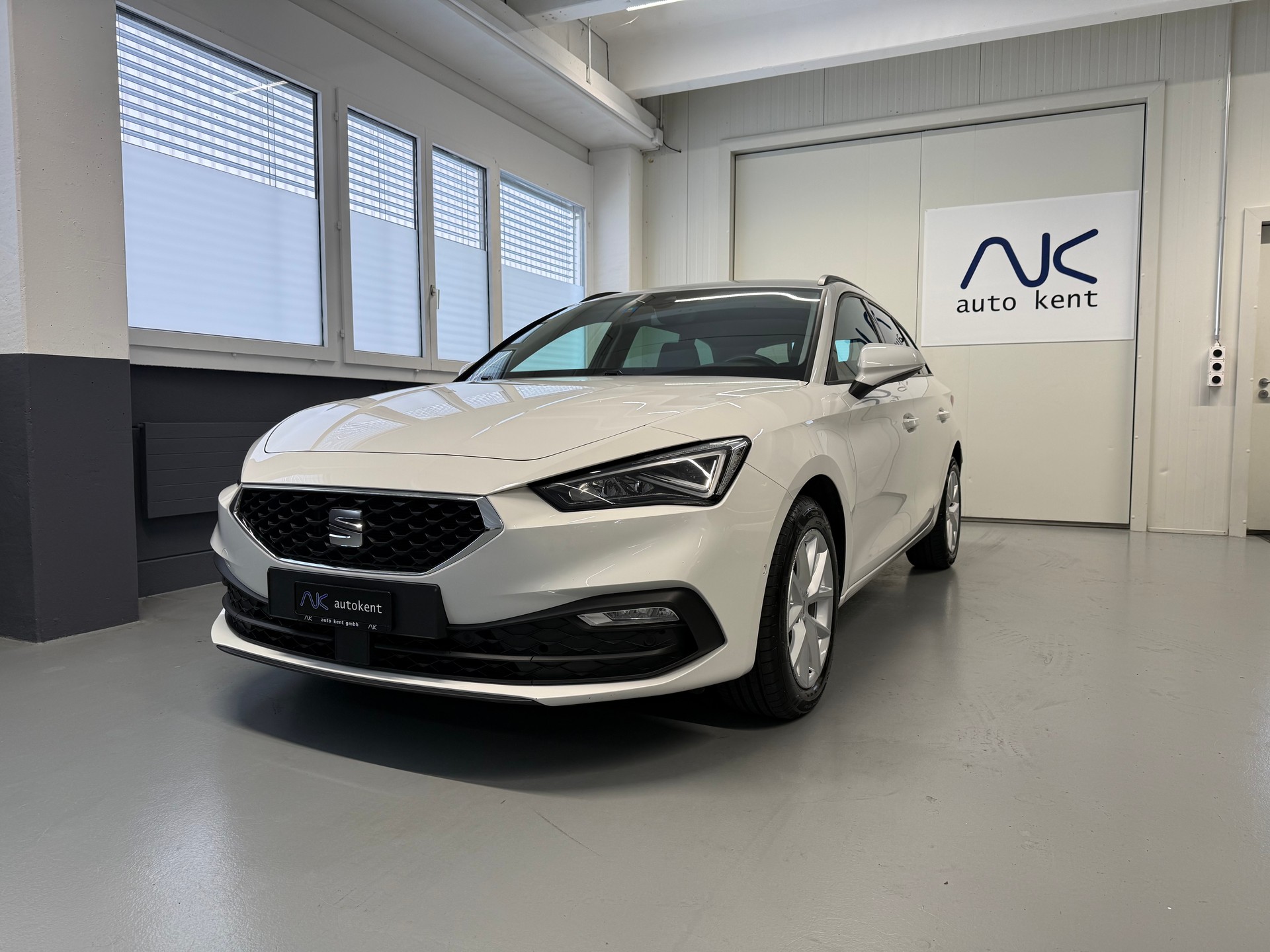 SEAT Leon ST 2.0 TDI EVO DSG Style-image-0