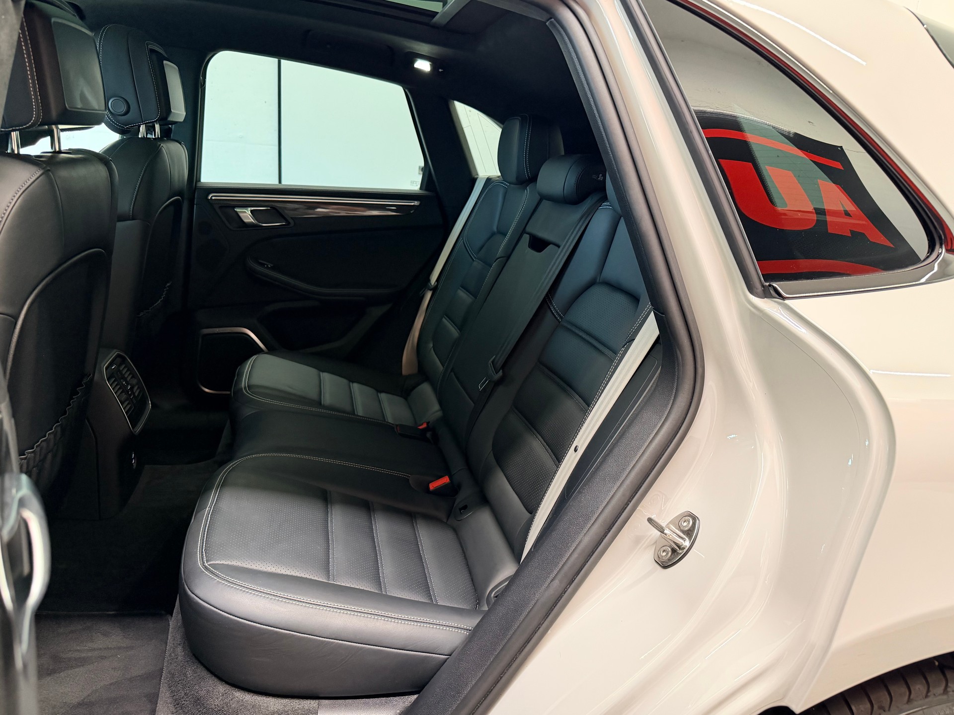 PORSCHE Macan GTS PDK-image-20