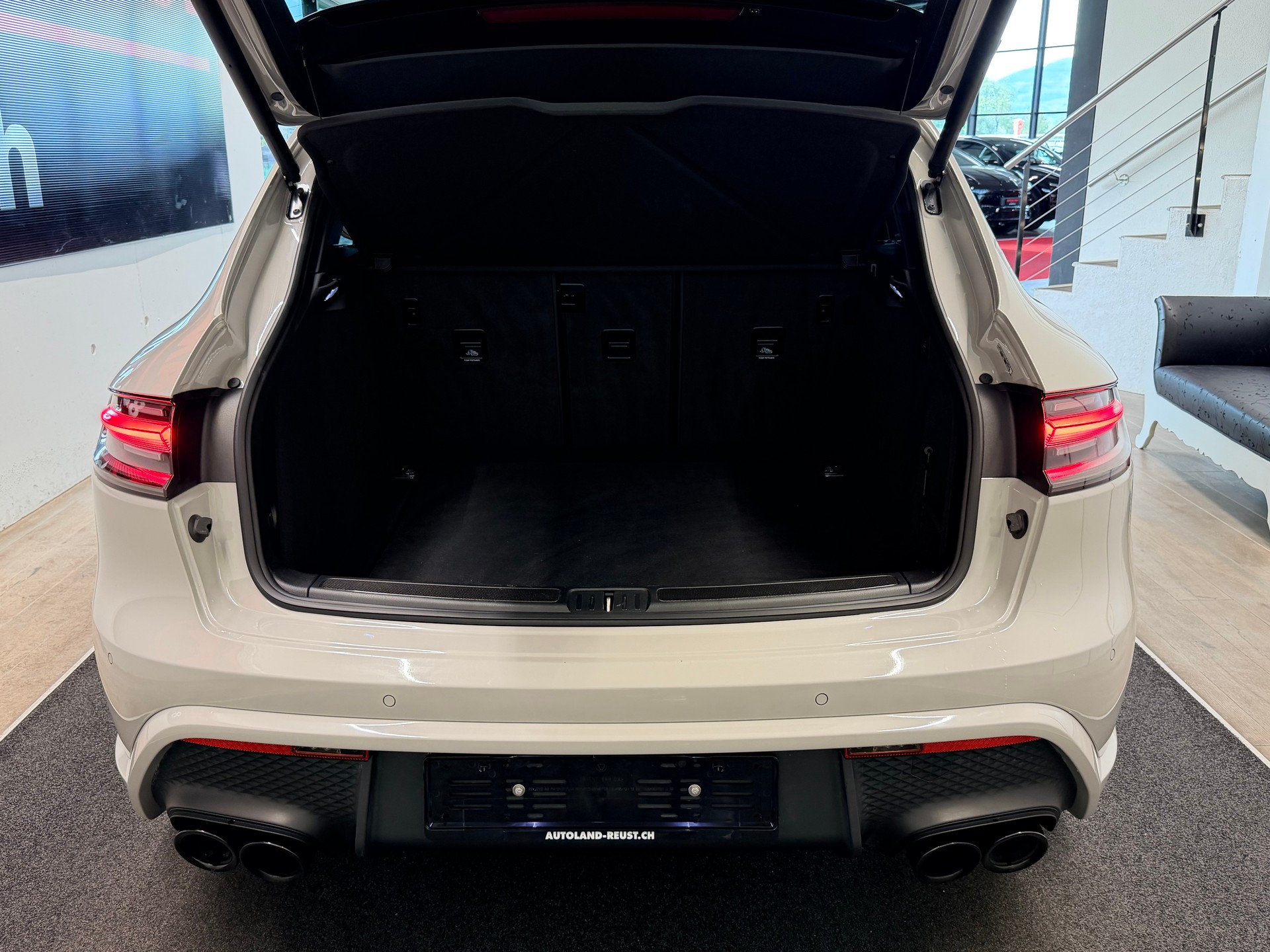 PORSCHE Macan GTS PDK-image-10