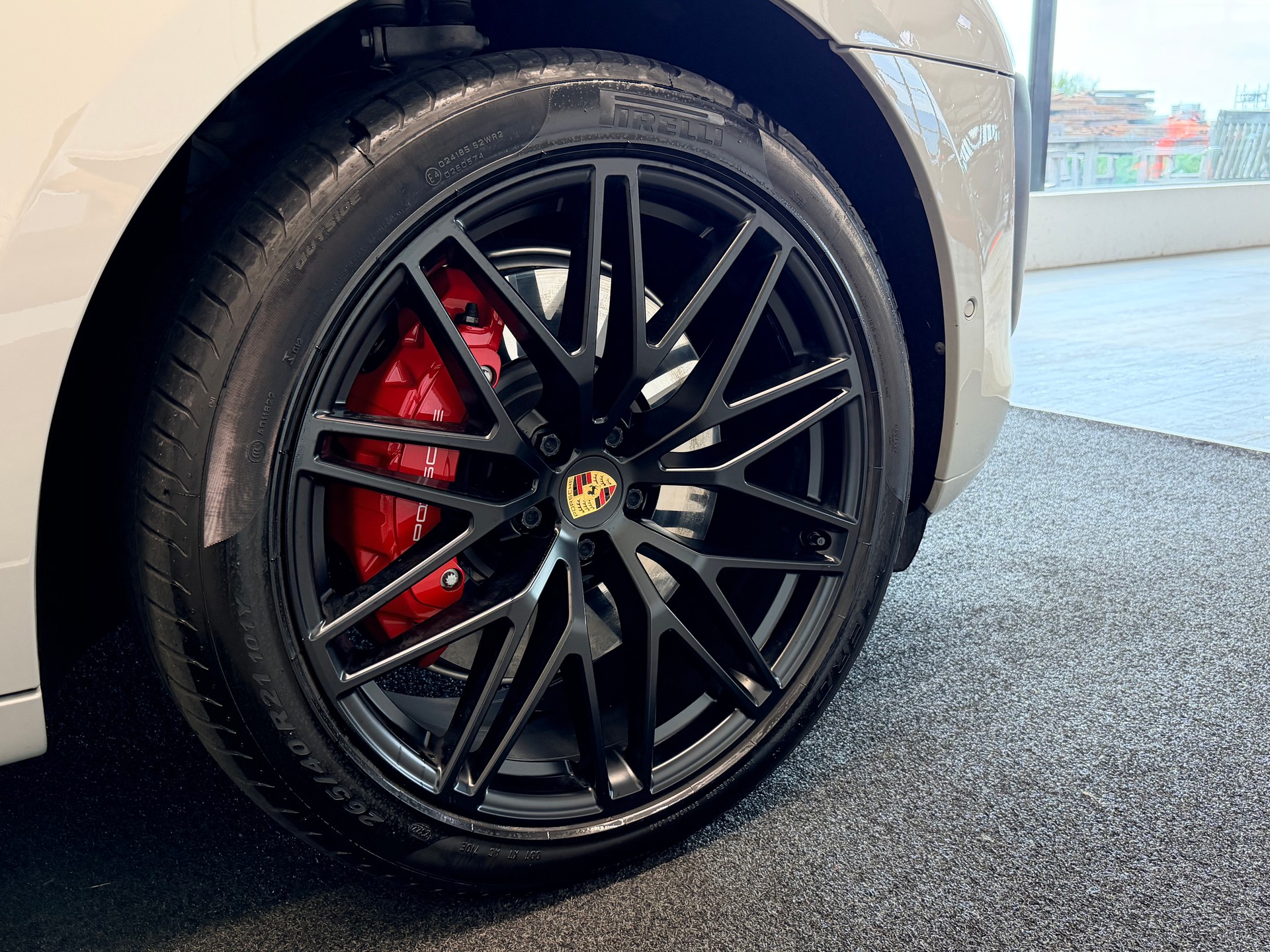 PORSCHE Macan GTS PDK-image-6