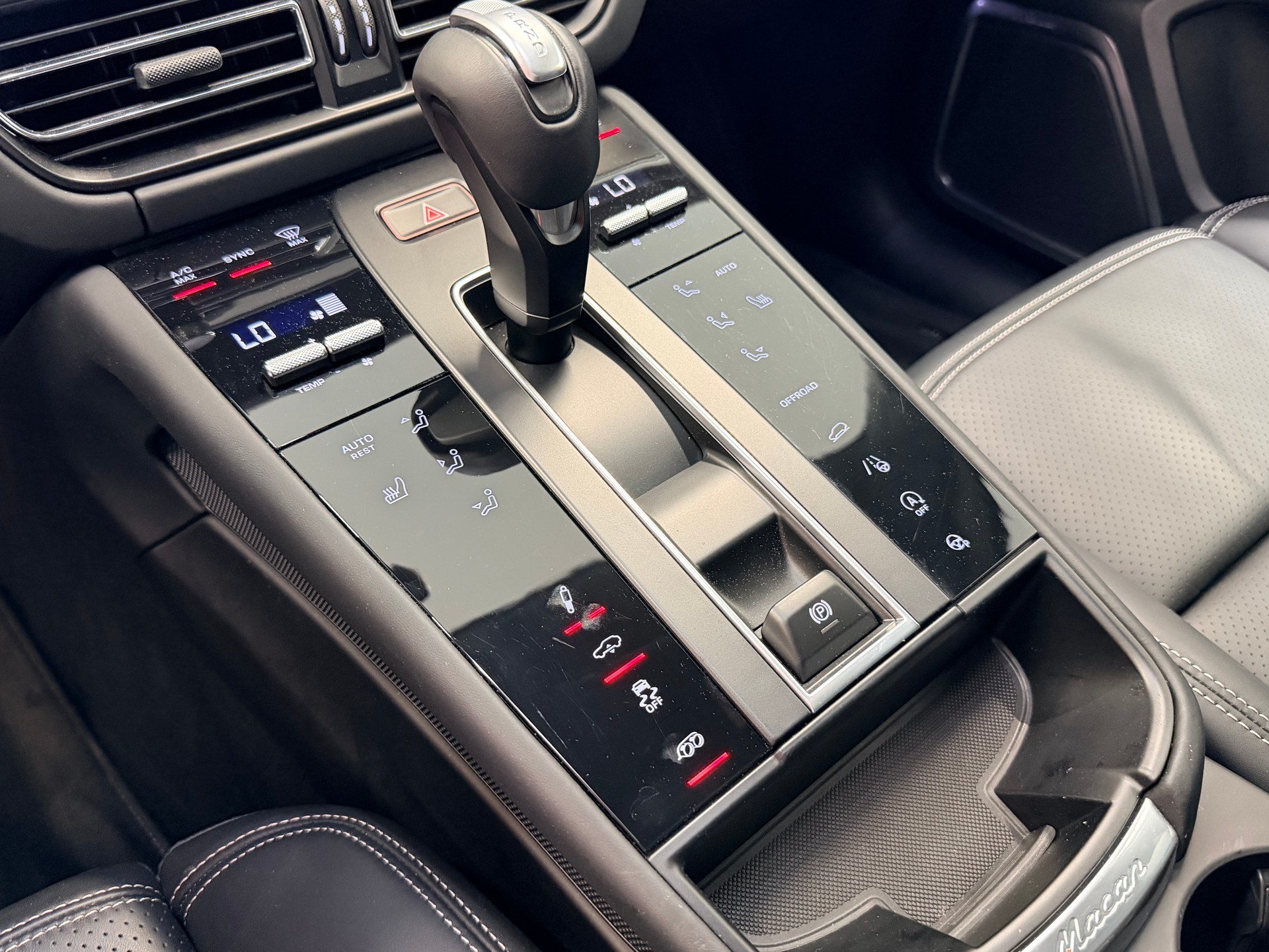 PORSCHE Macan GTS PDK-image-25