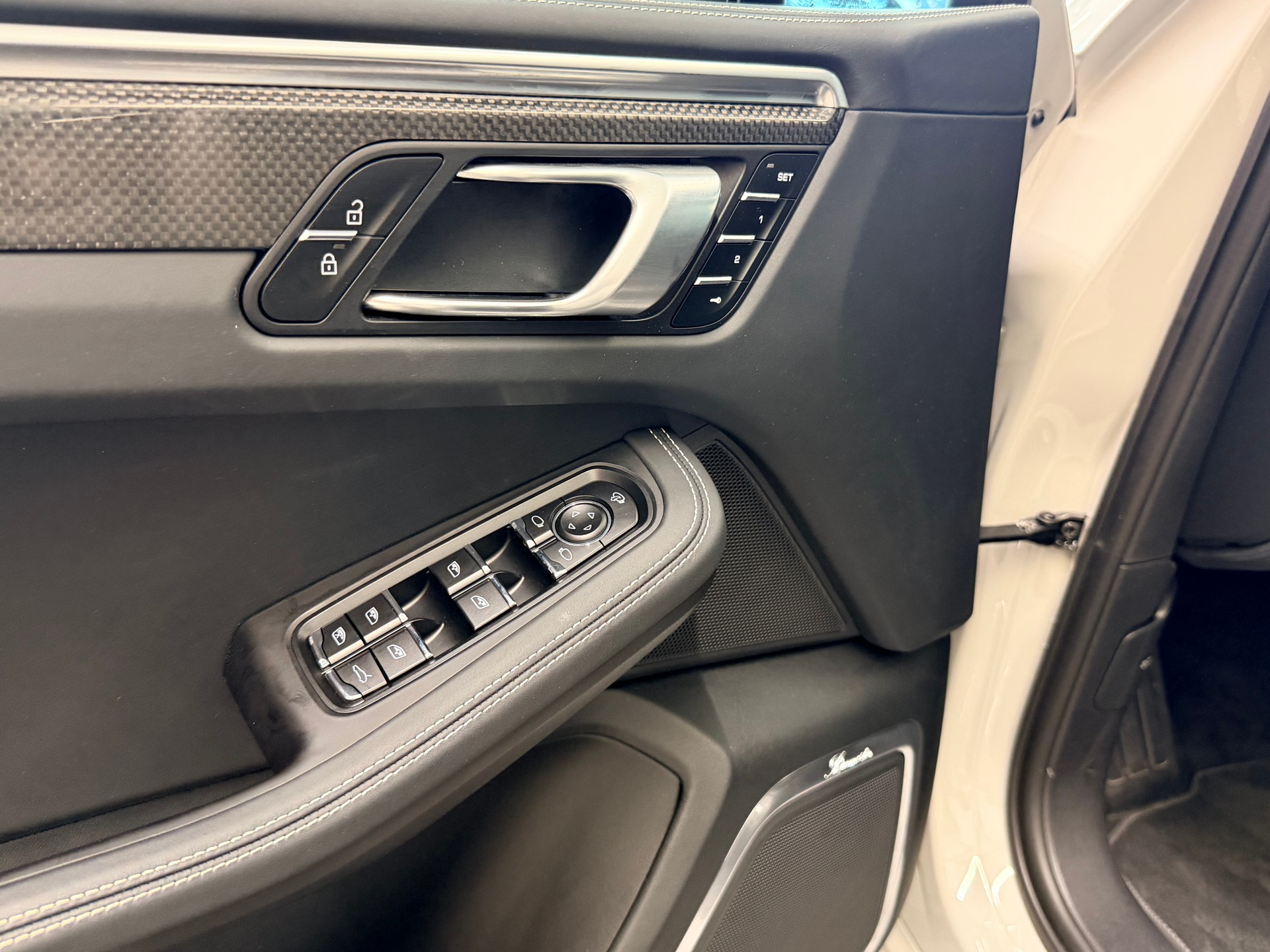 PORSCHE Macan GTS PDK-image-13