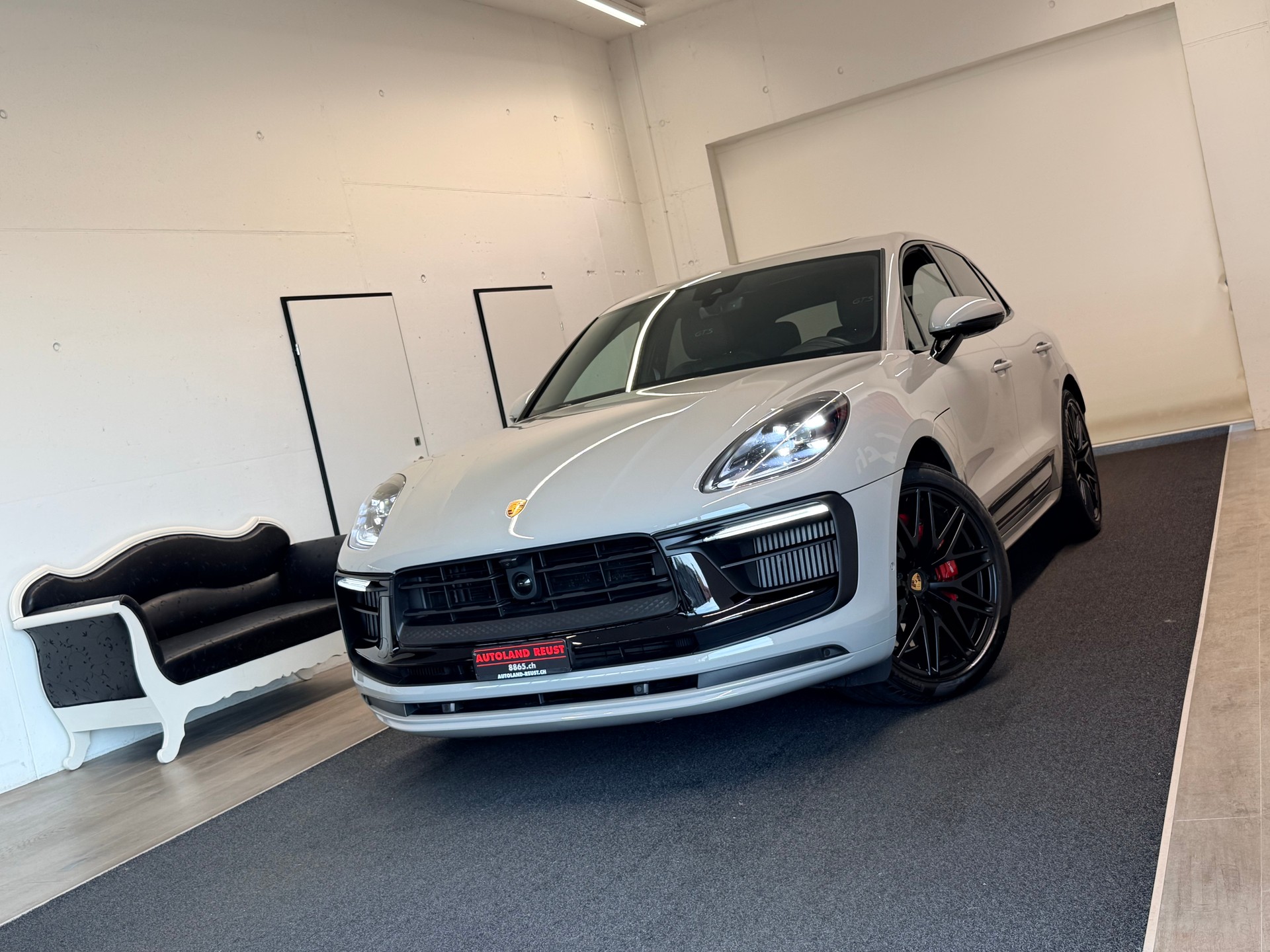 PORSCHE Macan GTS PDK-image-4