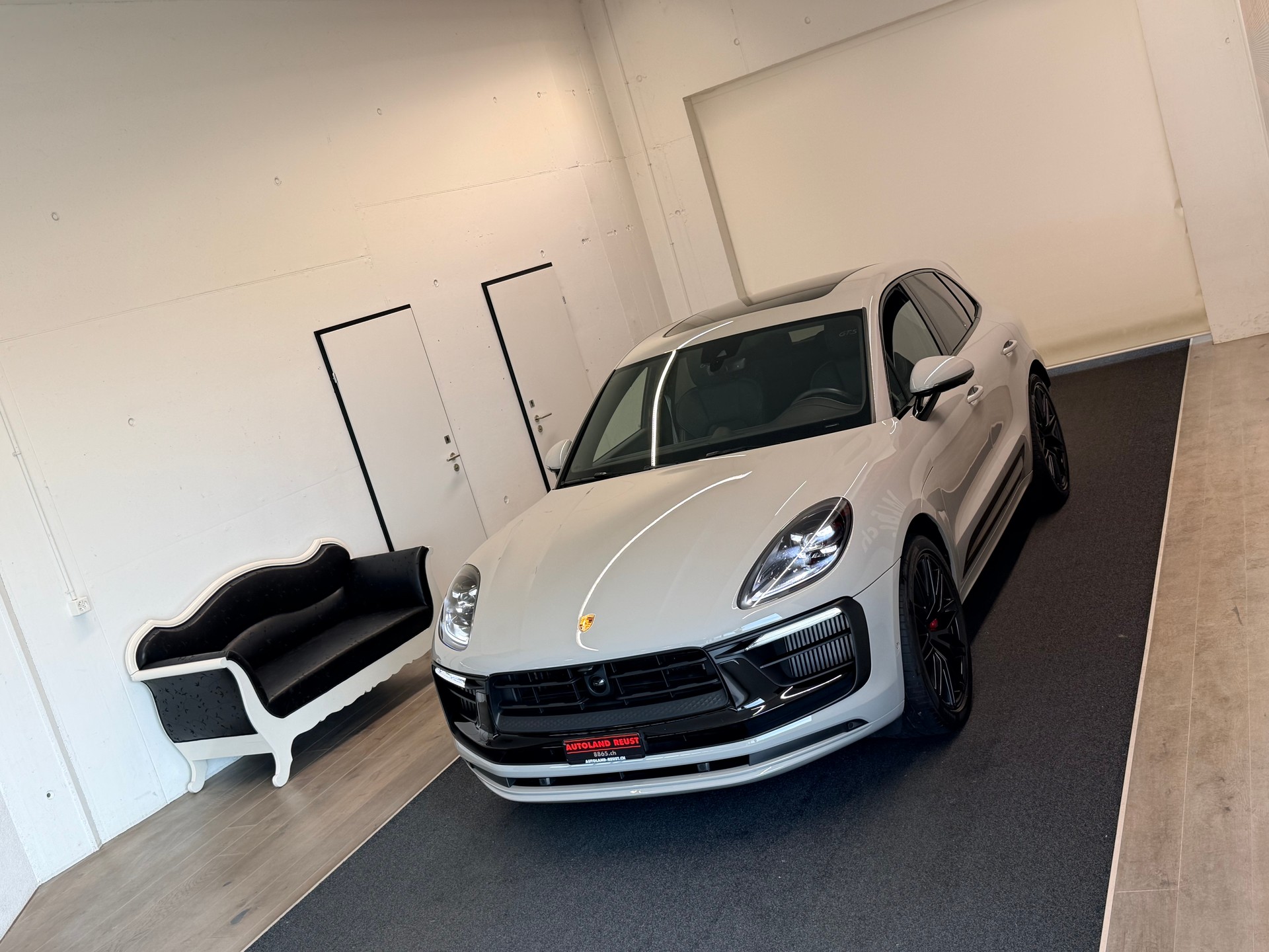 PORSCHE Macan GTS PDK-image-3