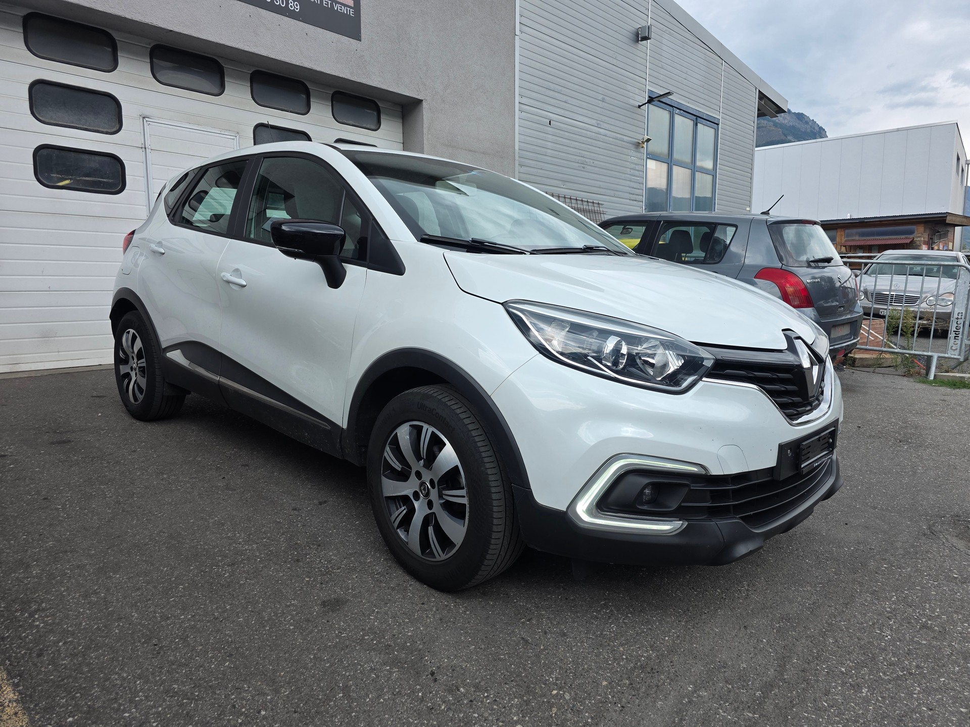 RENAULT Captur 0.9 12V Zen-image-4