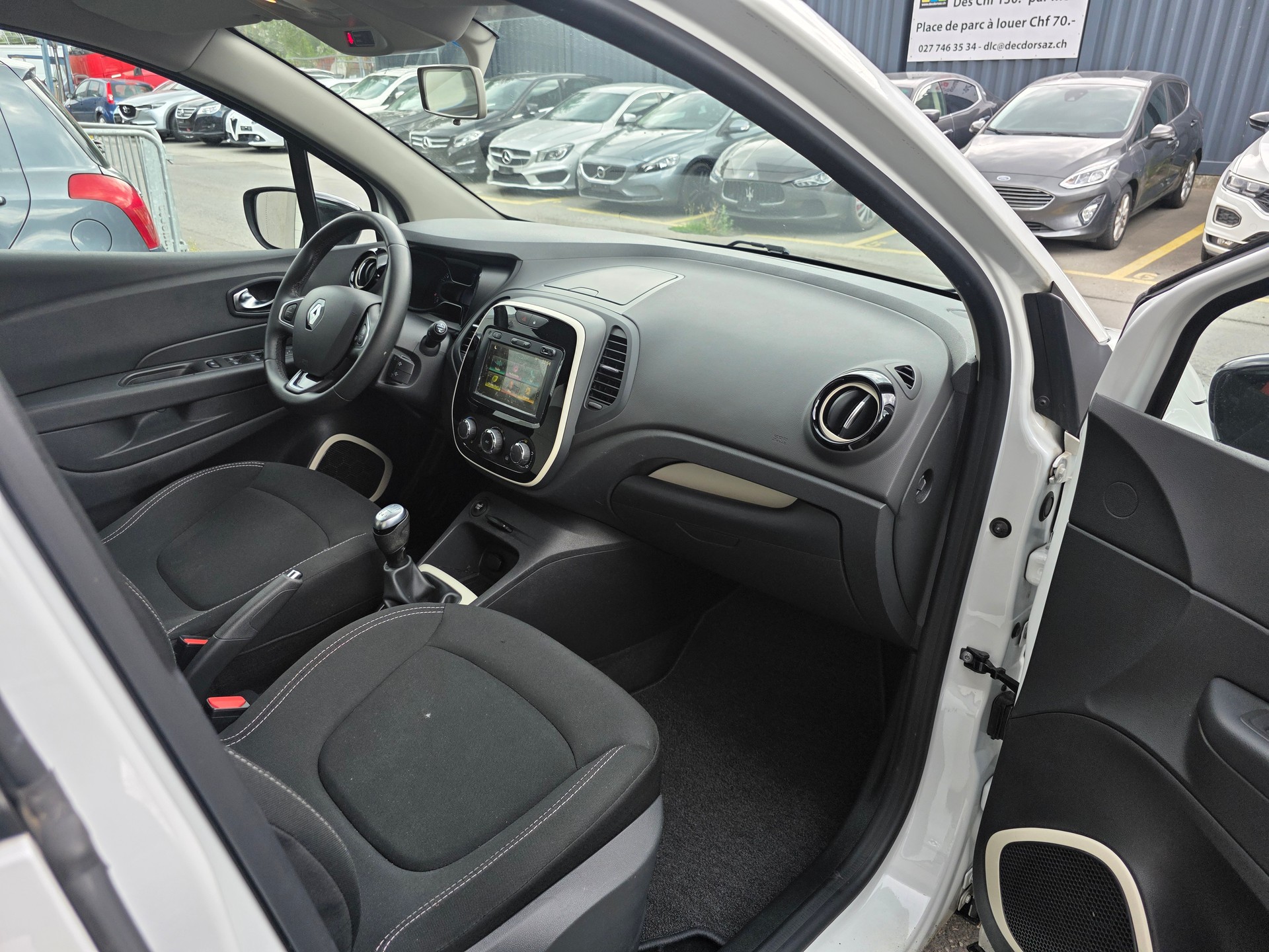 RENAULT Captur 0.9 12V Zen-image-6