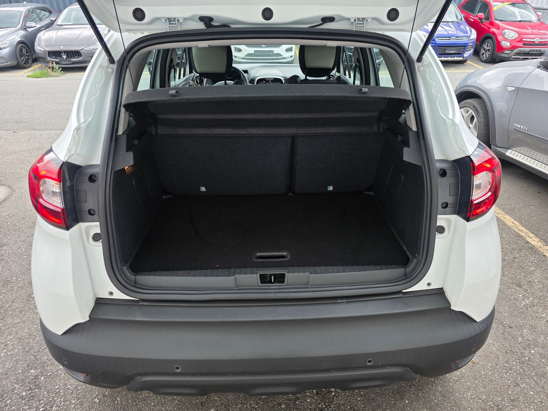 RENAULT Captur 0.9 12V Zen-image-9