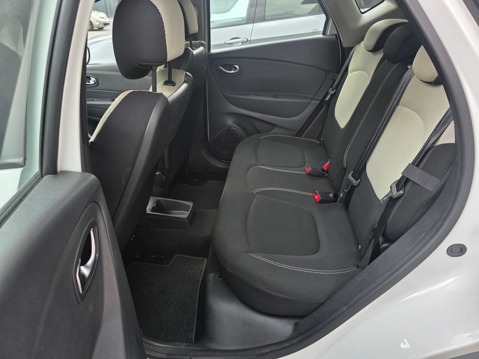 RENAULT Captur 0.9 12V Zen-image-8