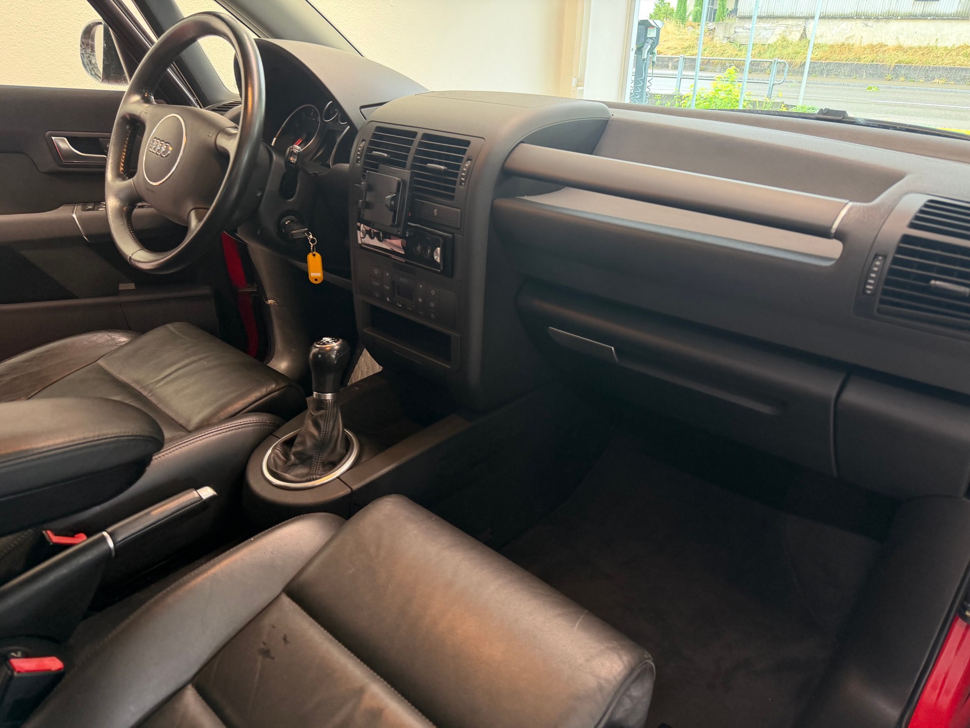 AUDI A2 1.6 FSI-image-6