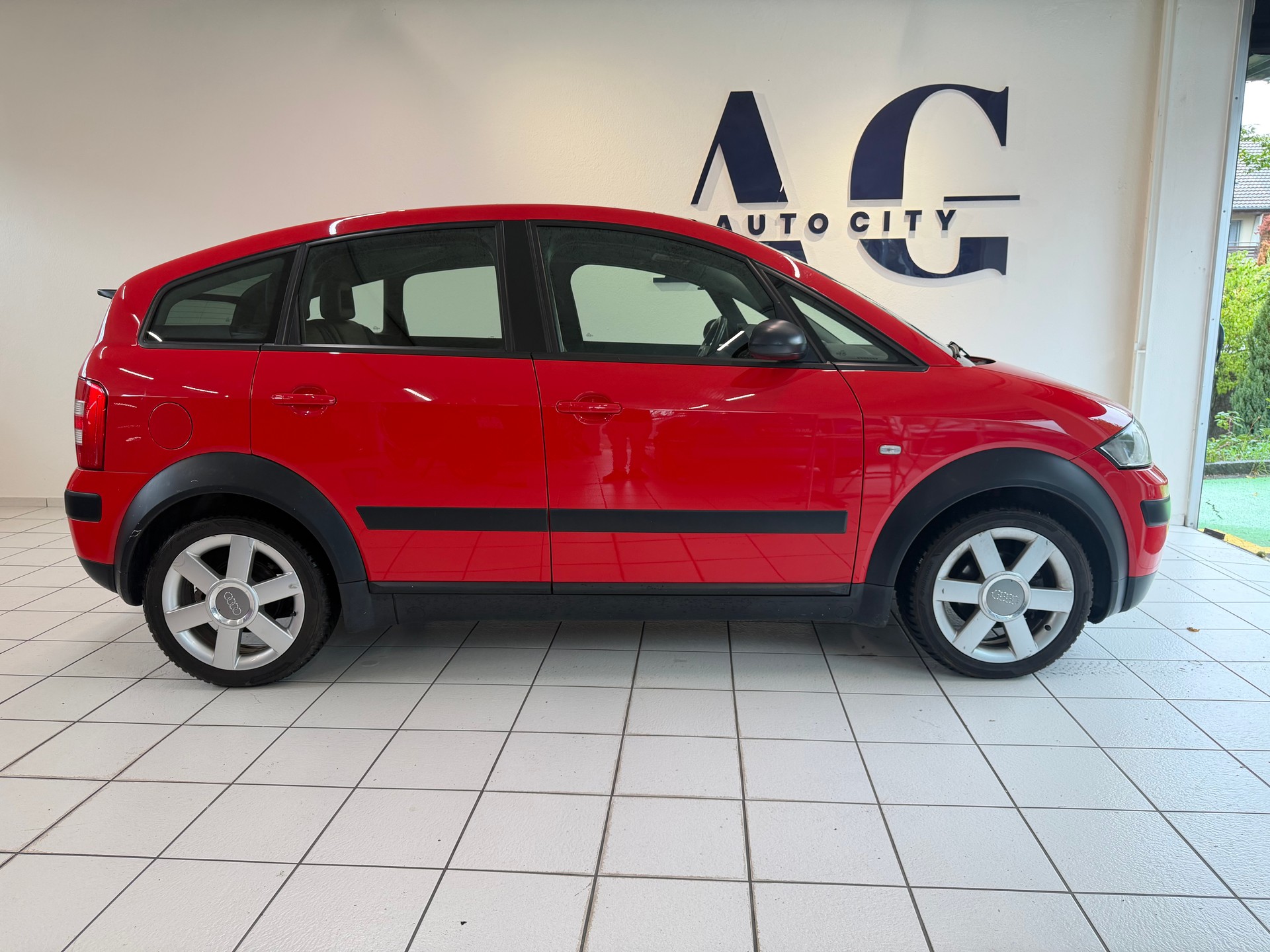 AUDI A2 1.6 FSI-image-1