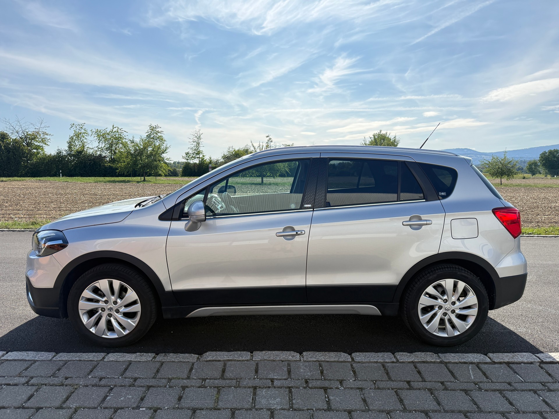 SUZUKI SX4 S-Cross 1.4 16V Generation Top Hybrid 4WD Automatic-image-7