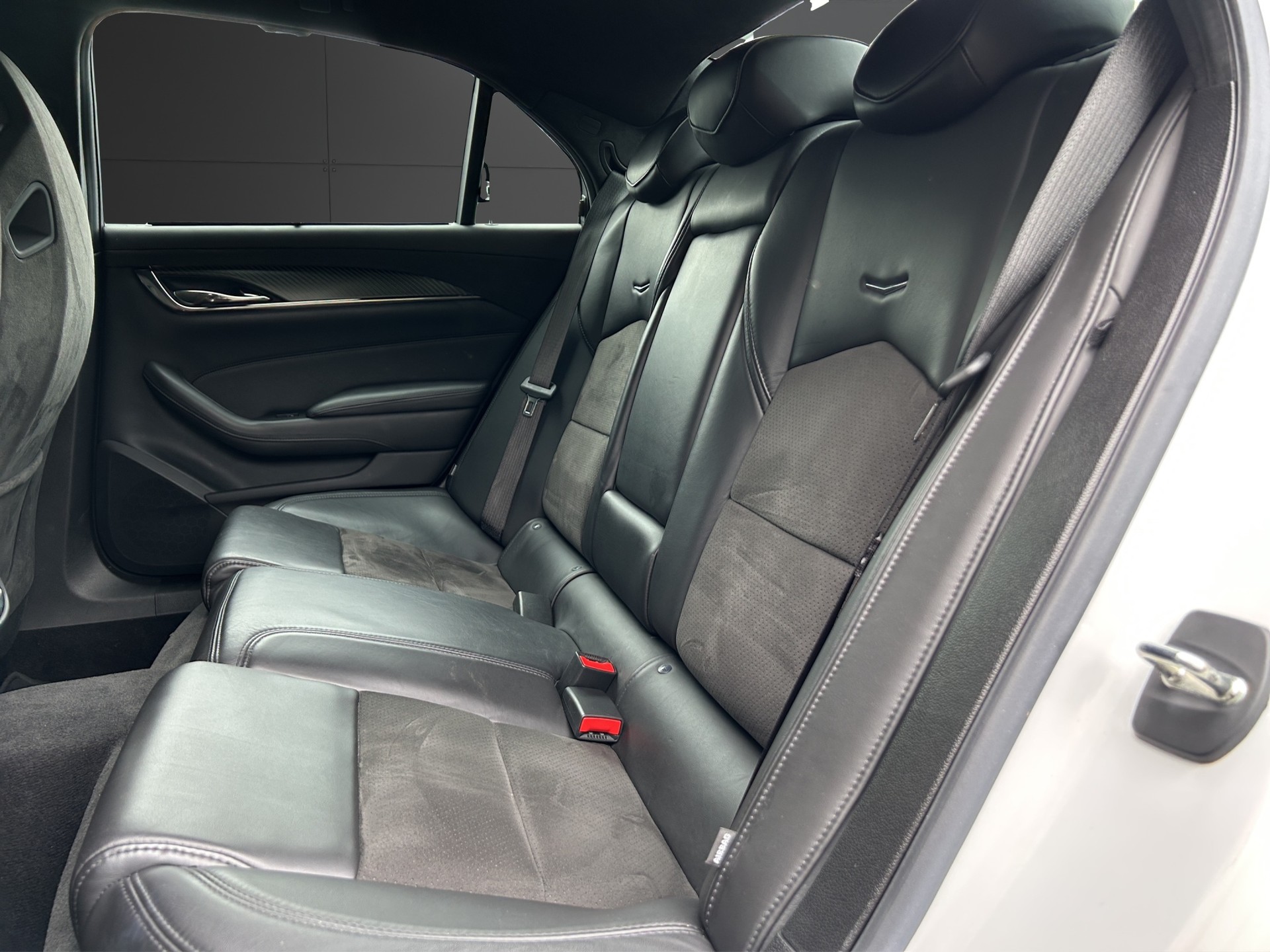 CADILLAC CTS-V Sedan 6.2 Supercharged Automatic-image-7